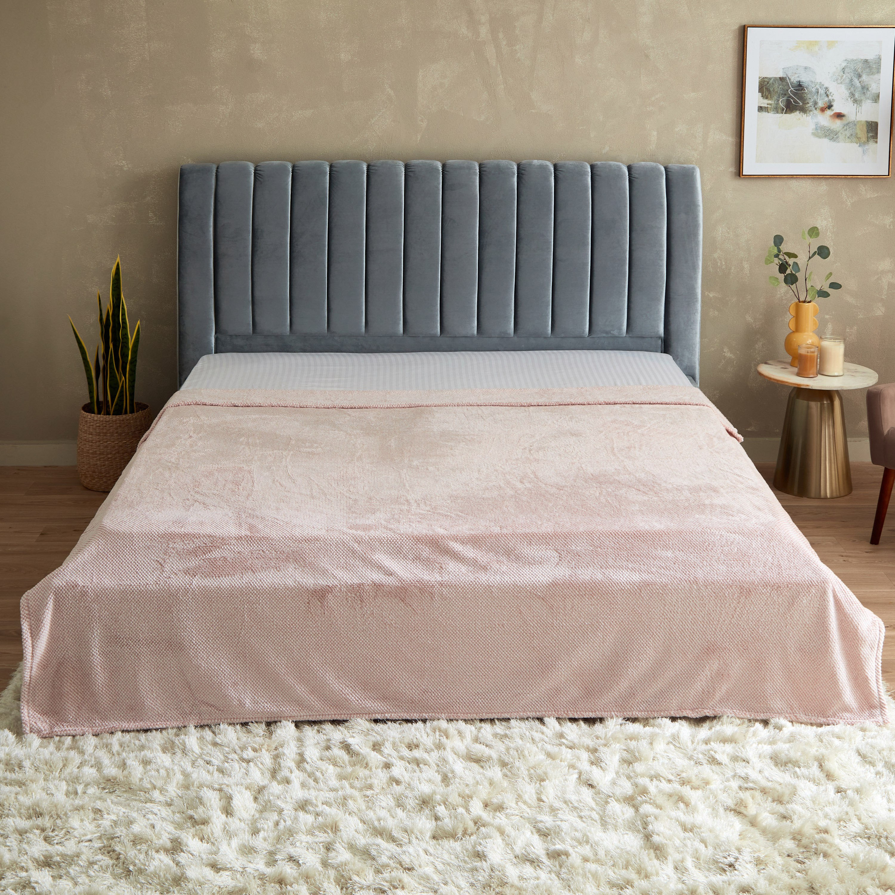 بطانية مزدوجة بتصميم مثلثات صغيرة من جانارا - 150x220 سم-hbxhomeware-hbxbedroom-image-2