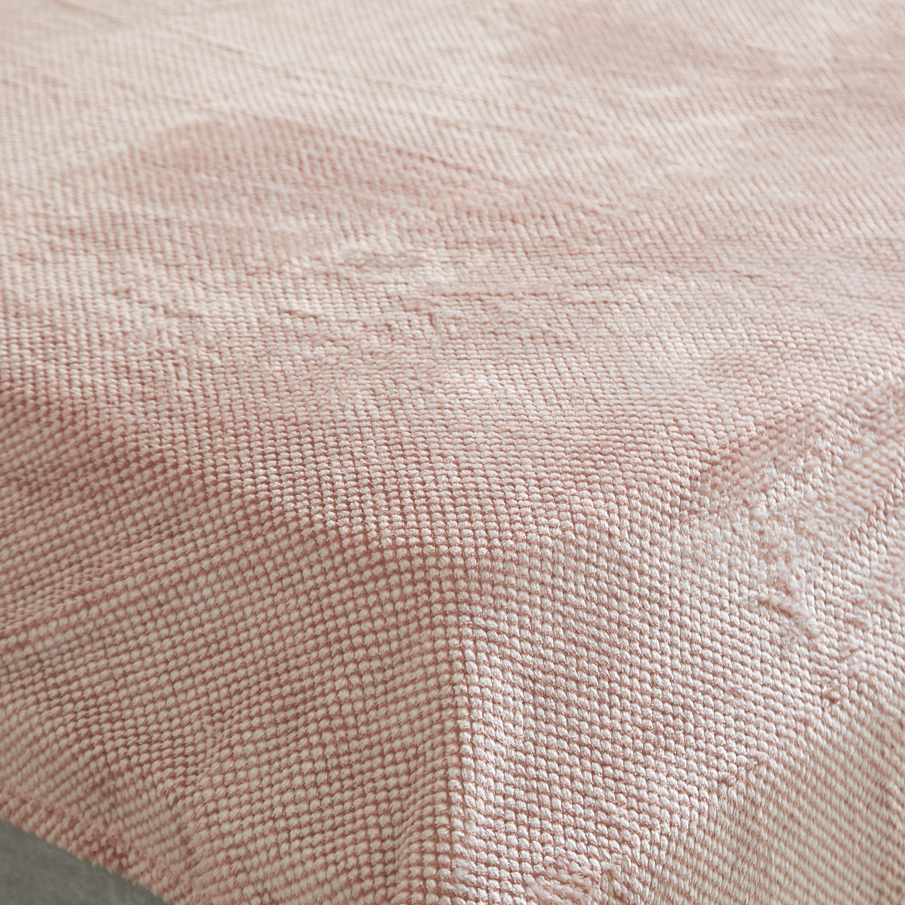 بطانية مزدوجة بتصميم مثلثات صغيرة من جانارا - 150x220 سم-hbxhomeware-hbxbedroom-image-4