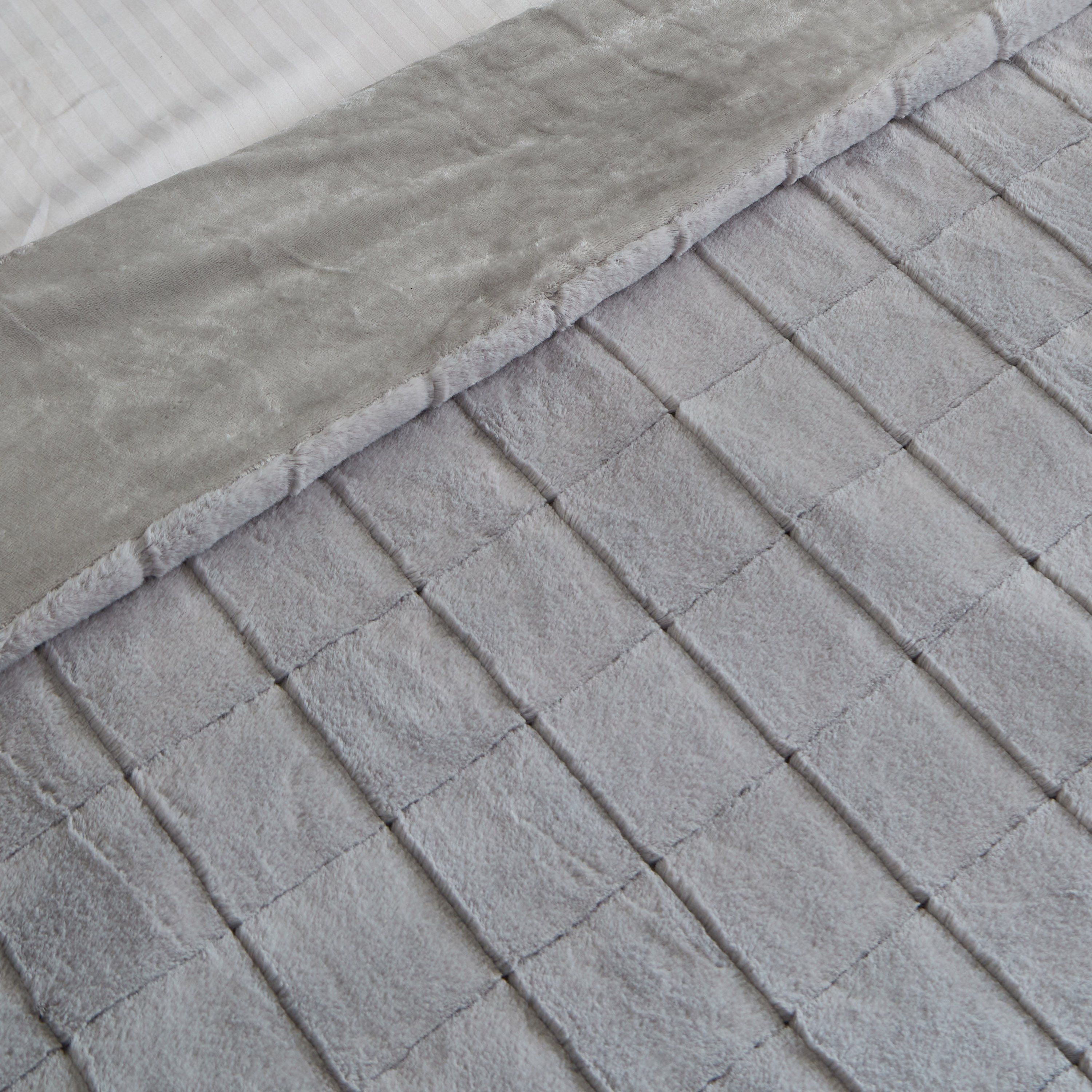 Lia Faux Fur Queen Double Layer Blanket - 220x200 cm-hbxhomeware-hbxbedroom-image-4