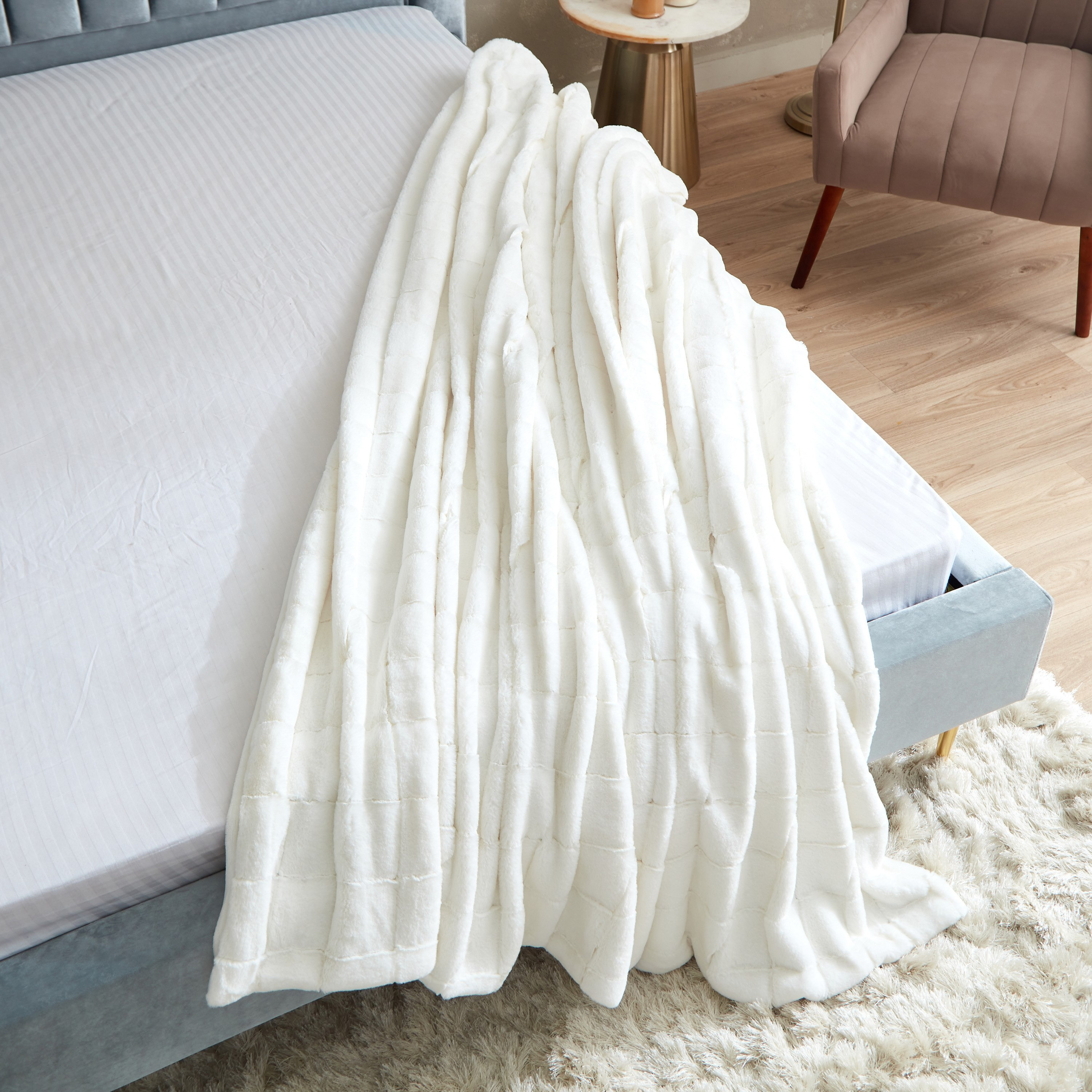 Lia Faux Fur Double Layer Queen Blanket - 220x200 cm-hbxhomeware-hbxbedroom-image-4