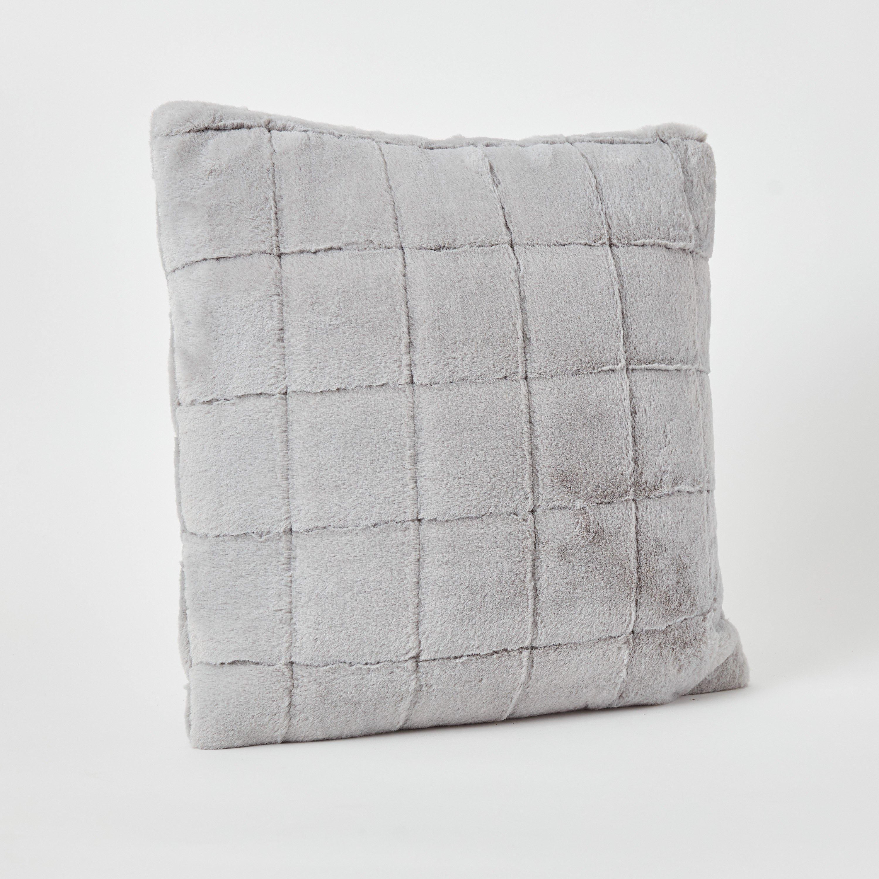 وسادة فرو صناعي محشوة من ليا - 45x45 سم-hbxlivingroom-furnishings-cushionsandcovers-filledcushions-image-6