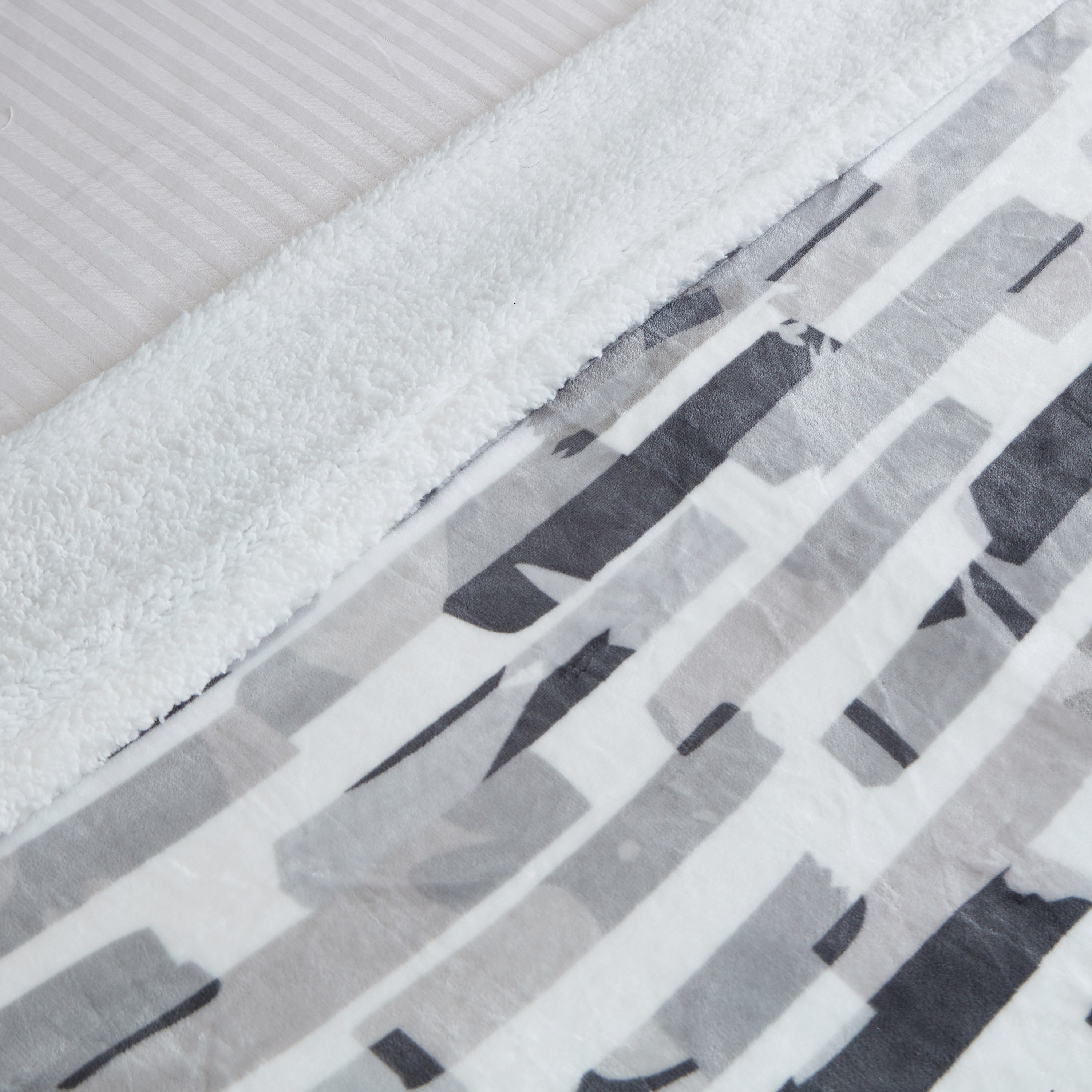Braxton Rex Printed Flannel Sherpa Queen Blanket - 200x220 cm-hbxhomeware-hbxbedroom-image-3