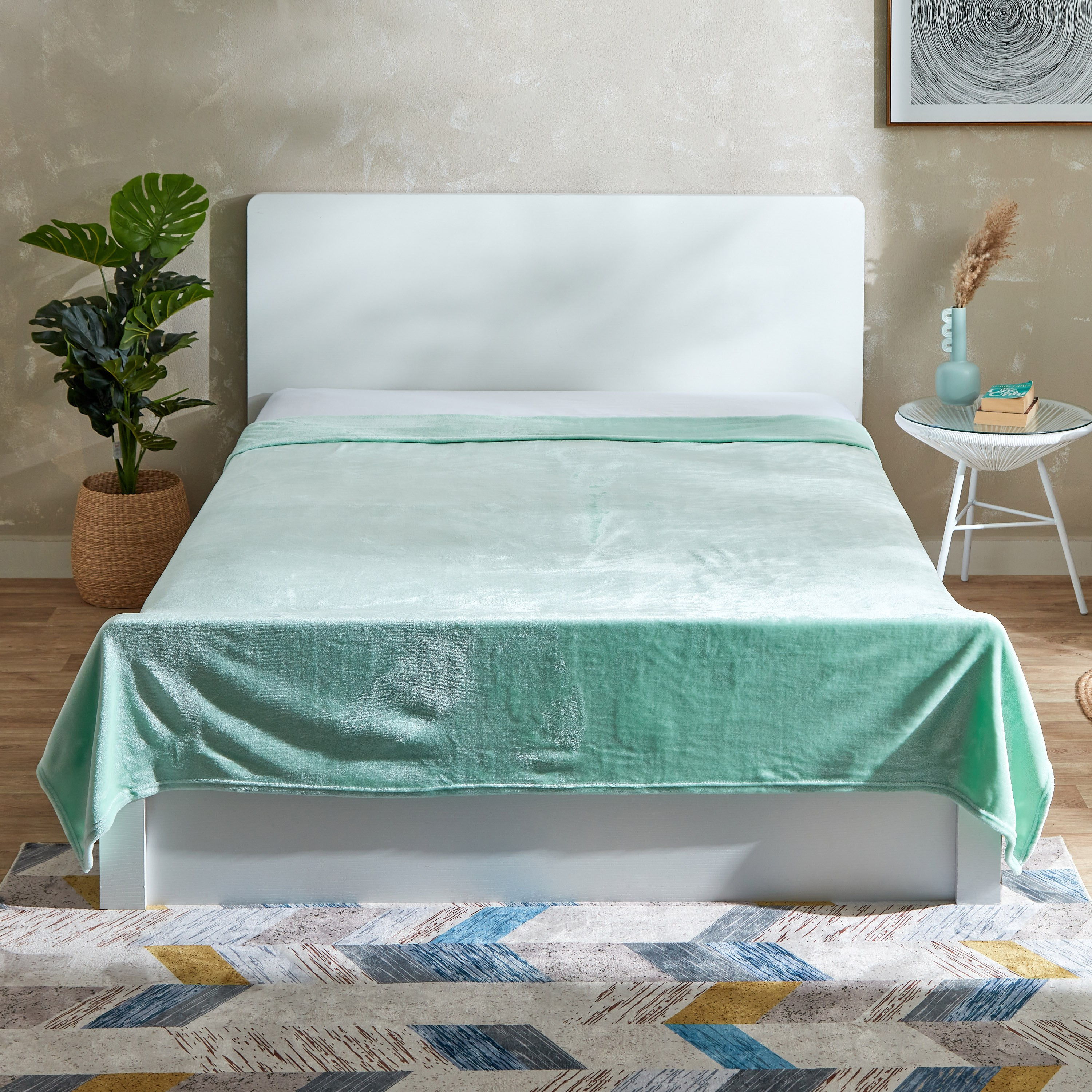 Nova Solid Queen Flannel Blanket - 200x220 cm-hbxhomeware-hbxbedroom-image-2