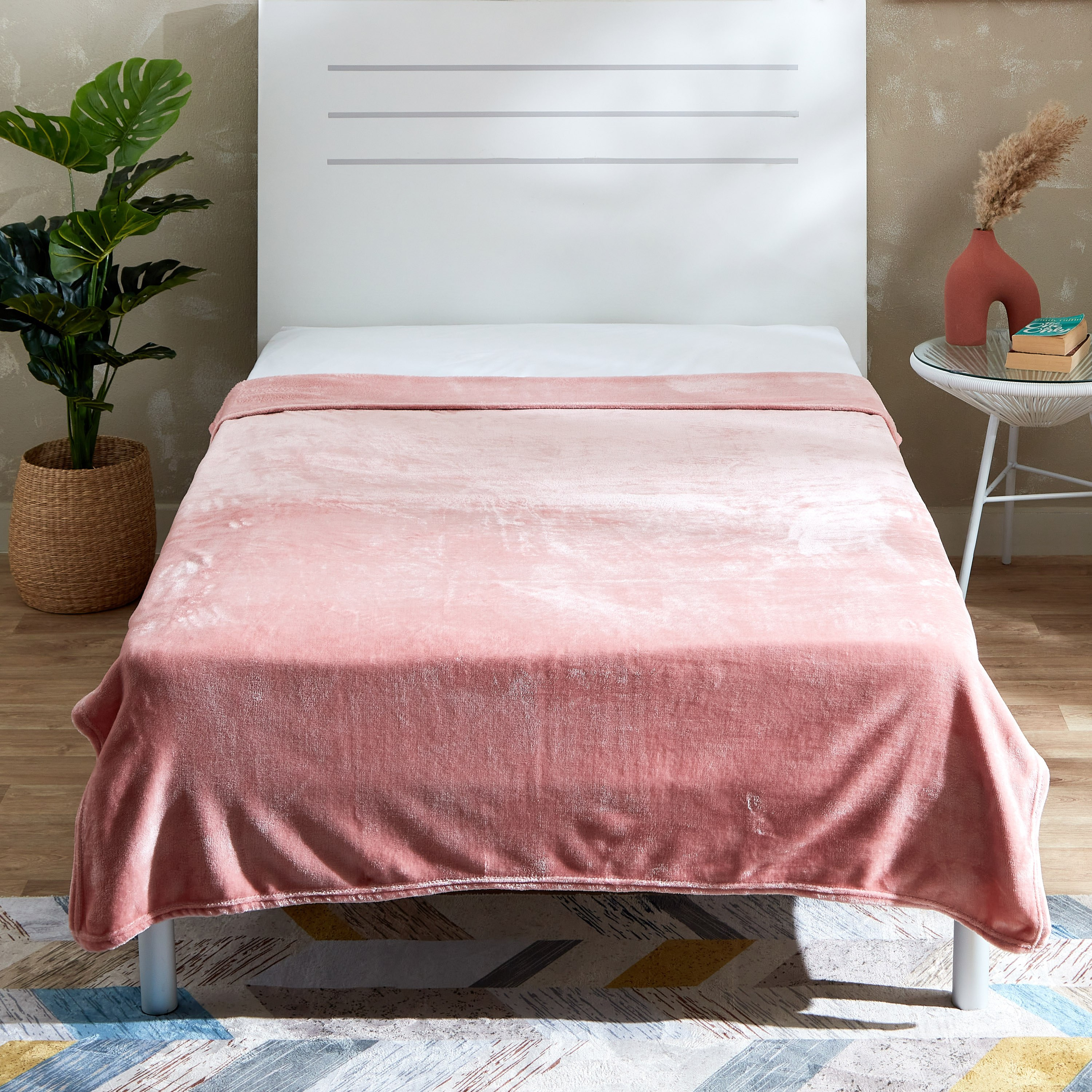 بطانية فلانيل مزدوجة سادة من نوفا - 200x140 سم-hbxhomeware-hbxbedroom-image-2