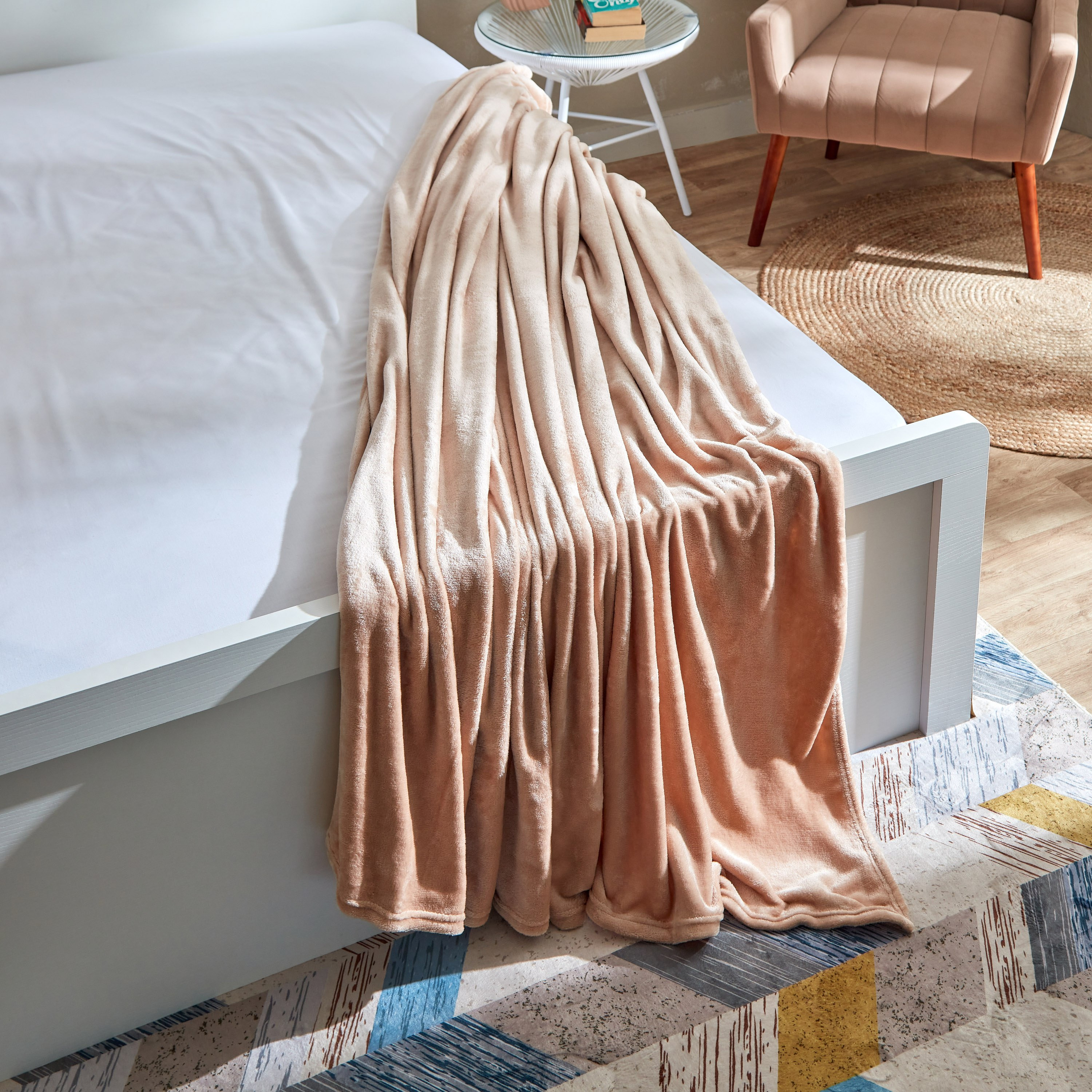 بطانية فلاينل كوين سادة من نوفا - 220x200 سم-hbxhomeware-hbxbedroom-image-4