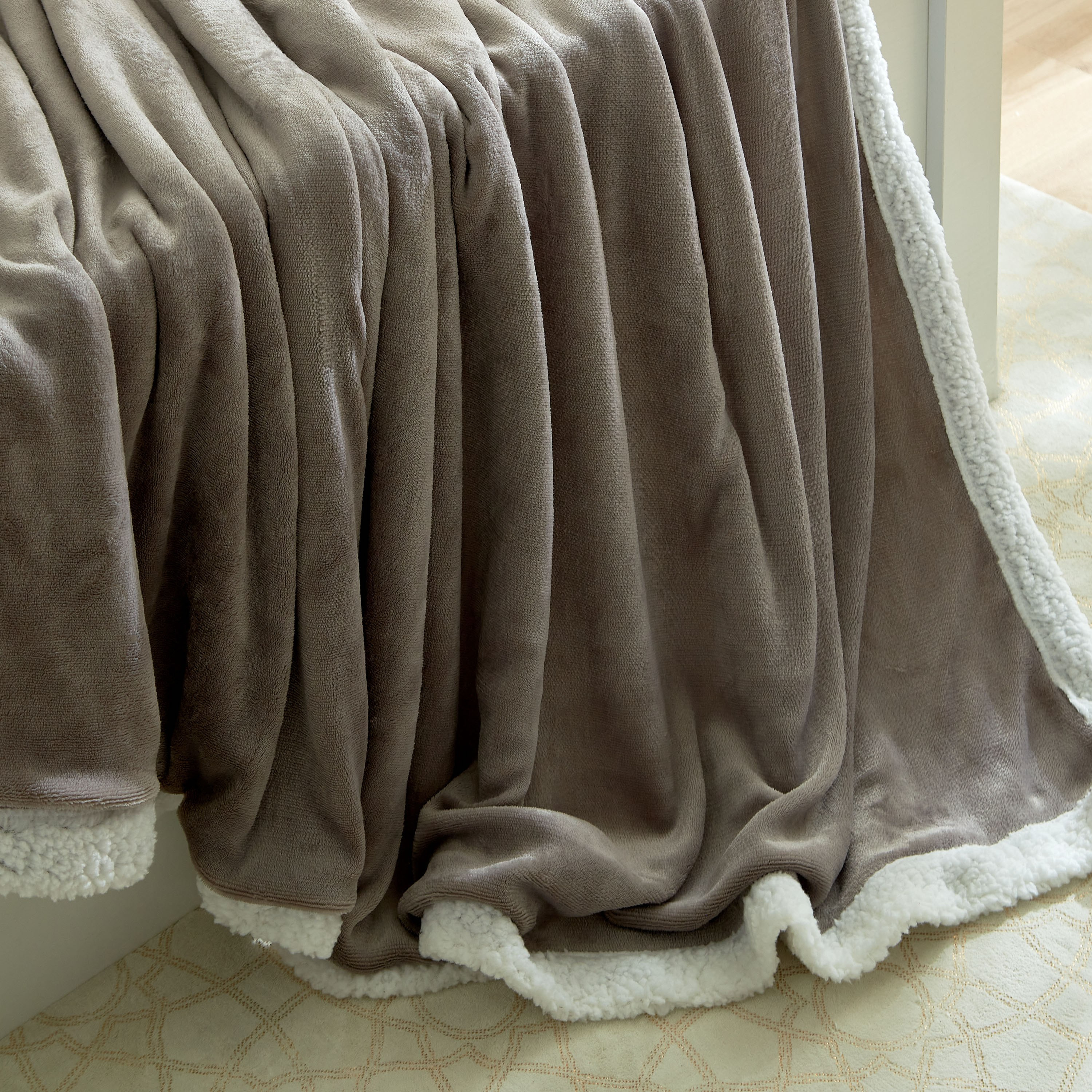 بطانية كوين بطبقة مزدوجة من لوكسوت - 220x200 سم-hbxhomeware-hbxbedroom-image-5