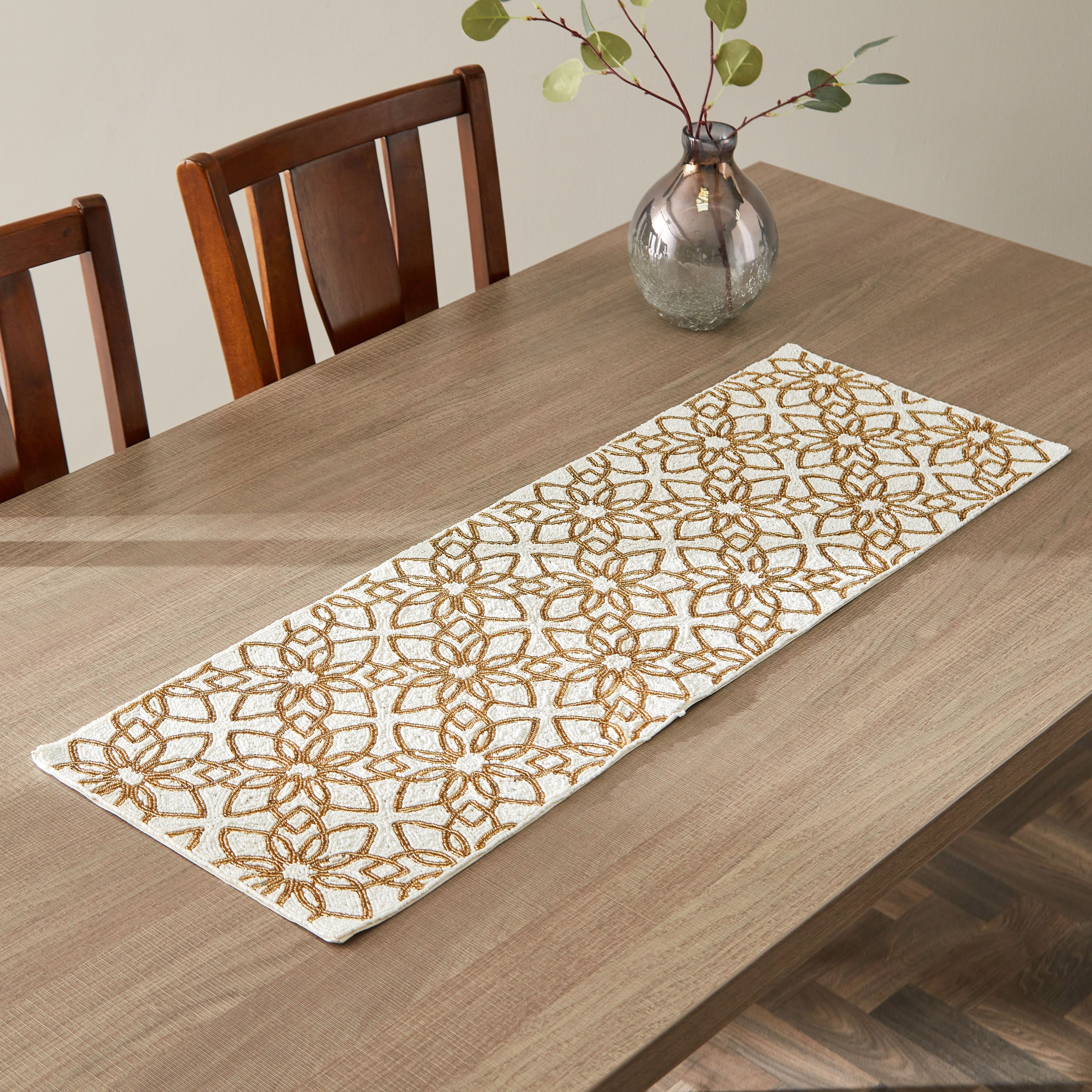 مفرش طاولة مزيّن بالخرز من آمبوج - 33x99 سم-hbxdecorandfurnishings-homefurnishings-tablelinens-image-1
