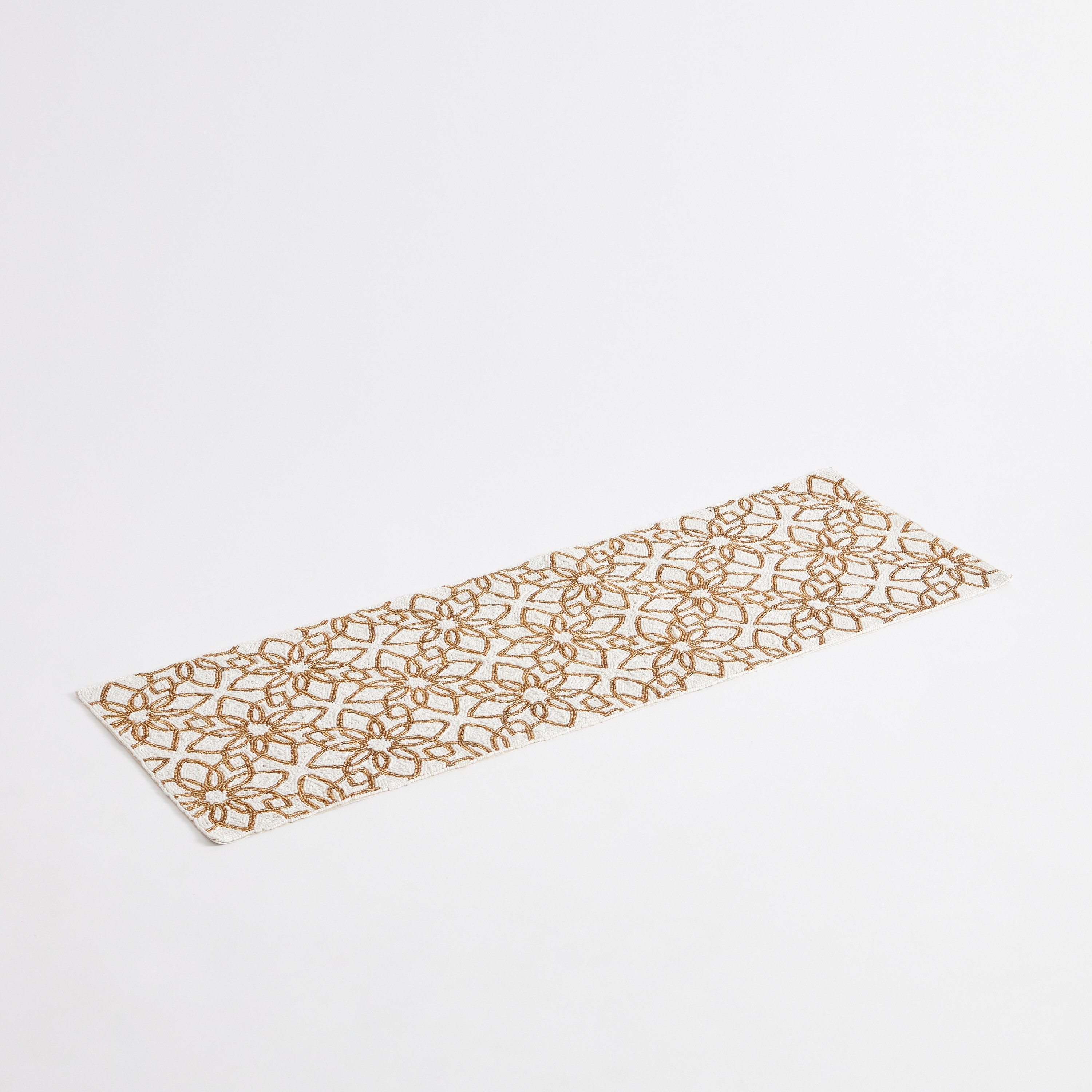 مفرش طاولة مزيّن بالخرز من آمبوج - 33x99 سم-hbxdecorandfurnishings-homefurnishings-tablelinens-image-6