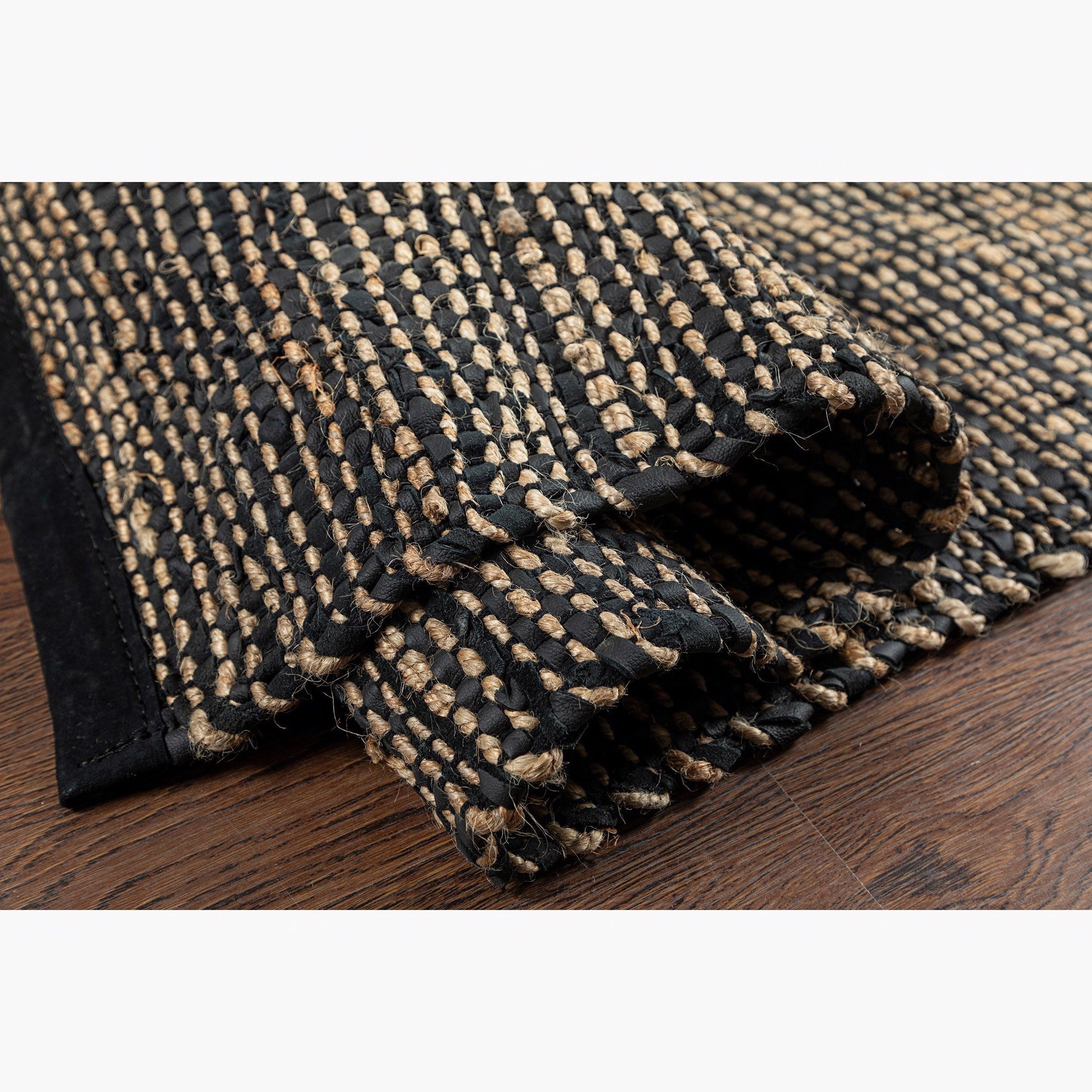 سجادة من الجوت والجلد من سمكة -  110x160 سم-hbxdecorandfurnishings-floorcoverings-rugs-image-3