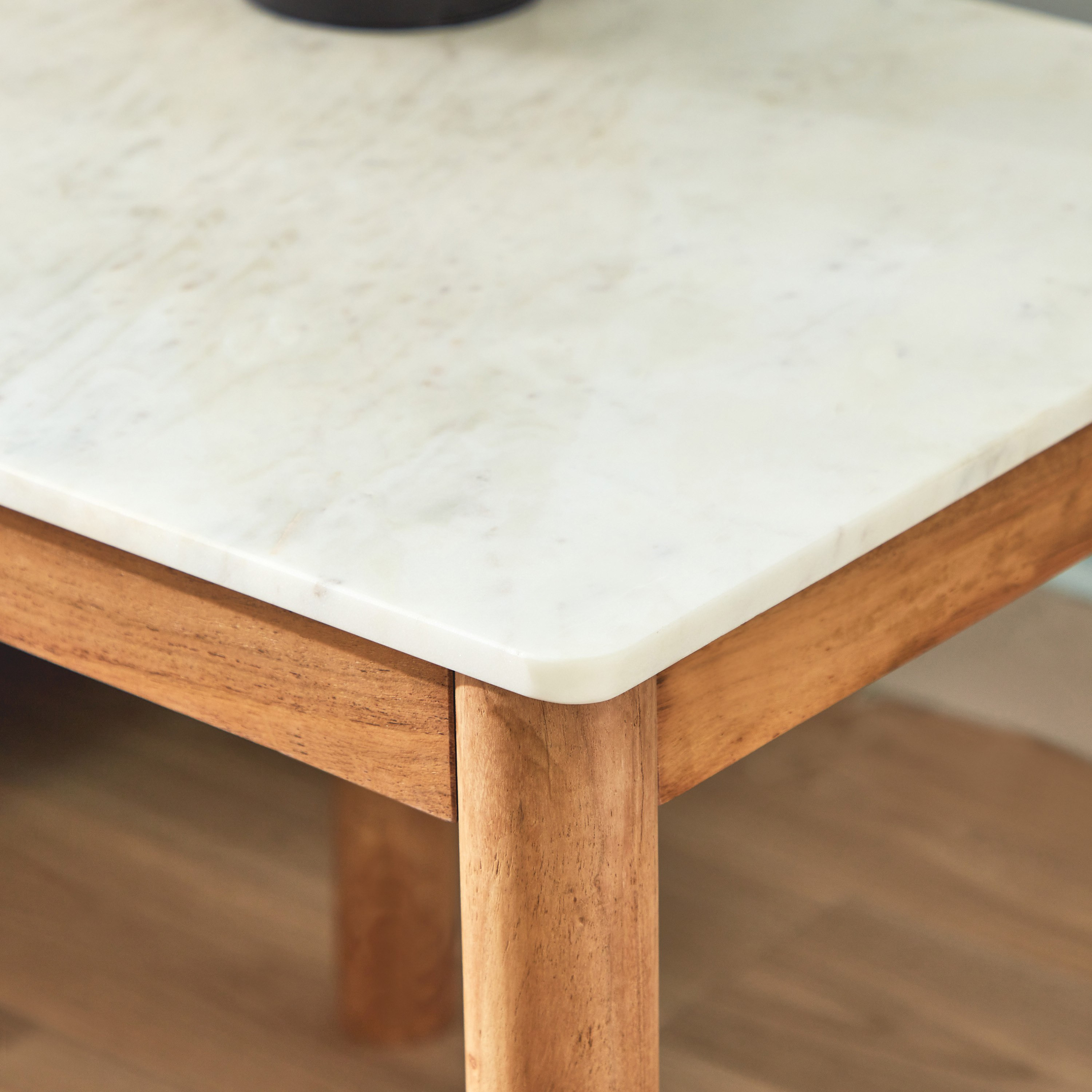 طاولة جانبية بسطح من الرخام الأصلي - ميدتاون من فيندرا-hbxfurniture-livingroom-endtables-image-3