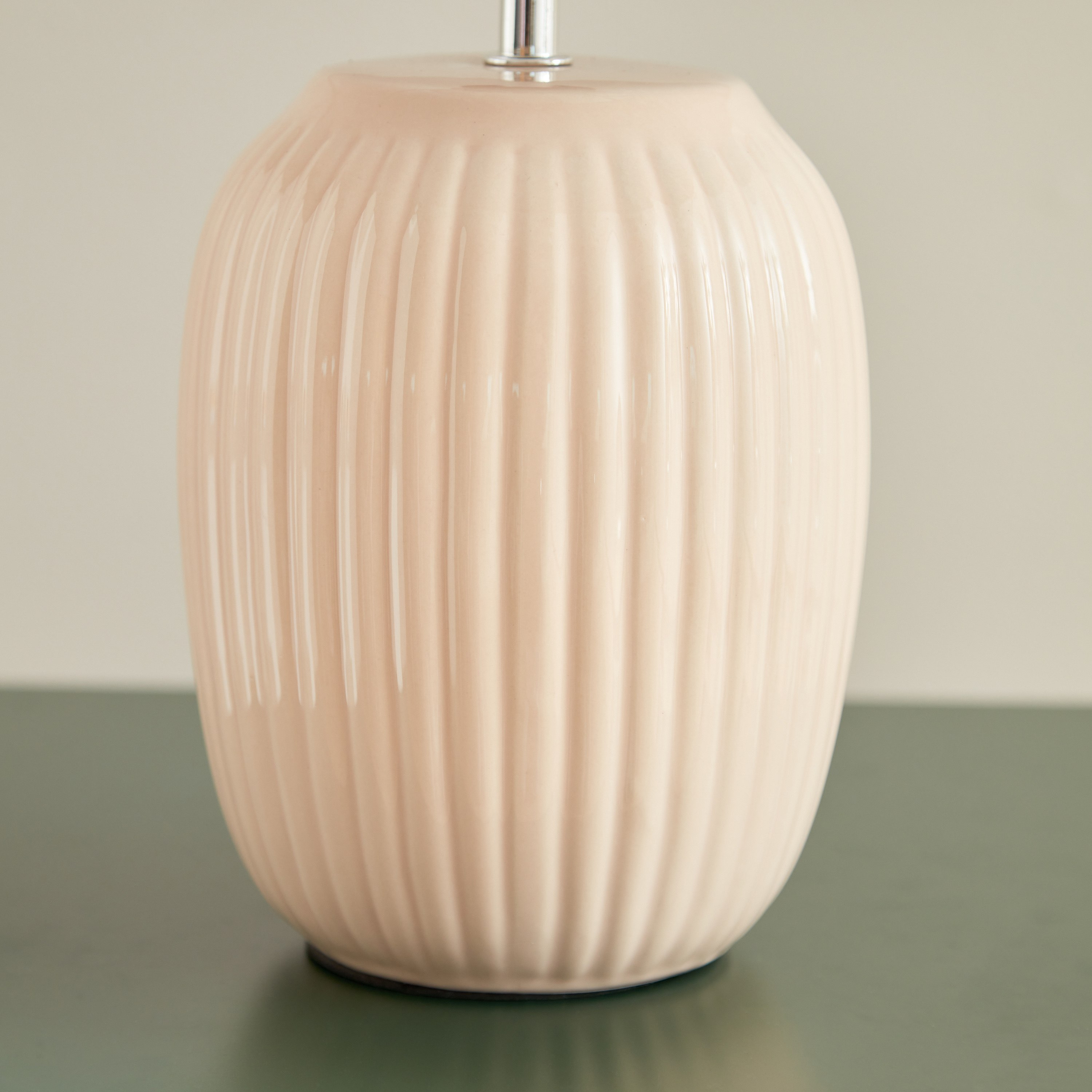 مصباح طاولة سيراميك من أنيا - 20x20x39 سم-hbxlivingroom-lighting-tablelamps-image-4