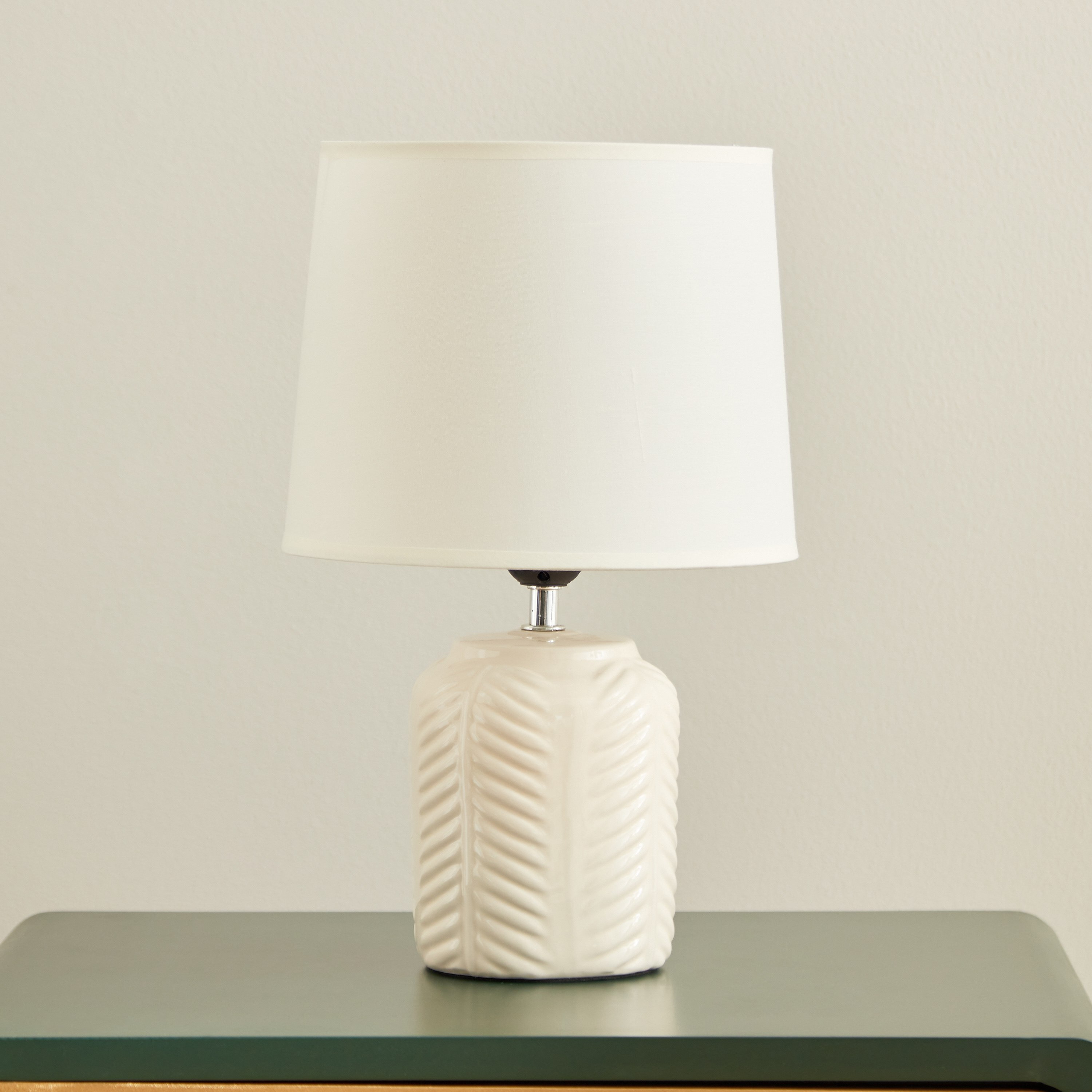 مصباح طاولة سيراميك من أنيا - 23x23x34 سم-hbxlivingroom-lighting-tablelamps-image-1
