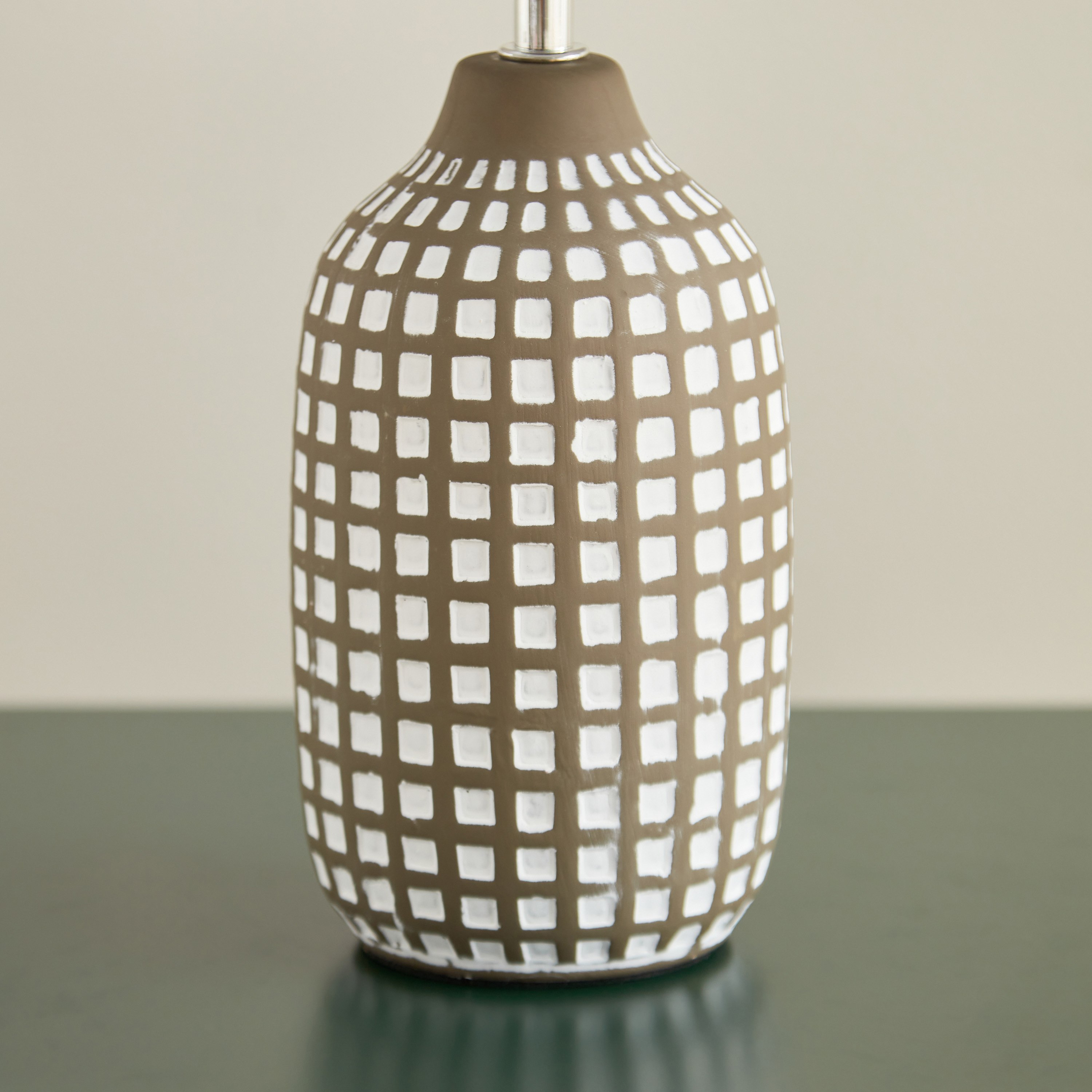 مصباح طاولة سيراميك من أنيا - 23x23x38 سم-hbxlivingroom-lighting-tablelamps-image-4