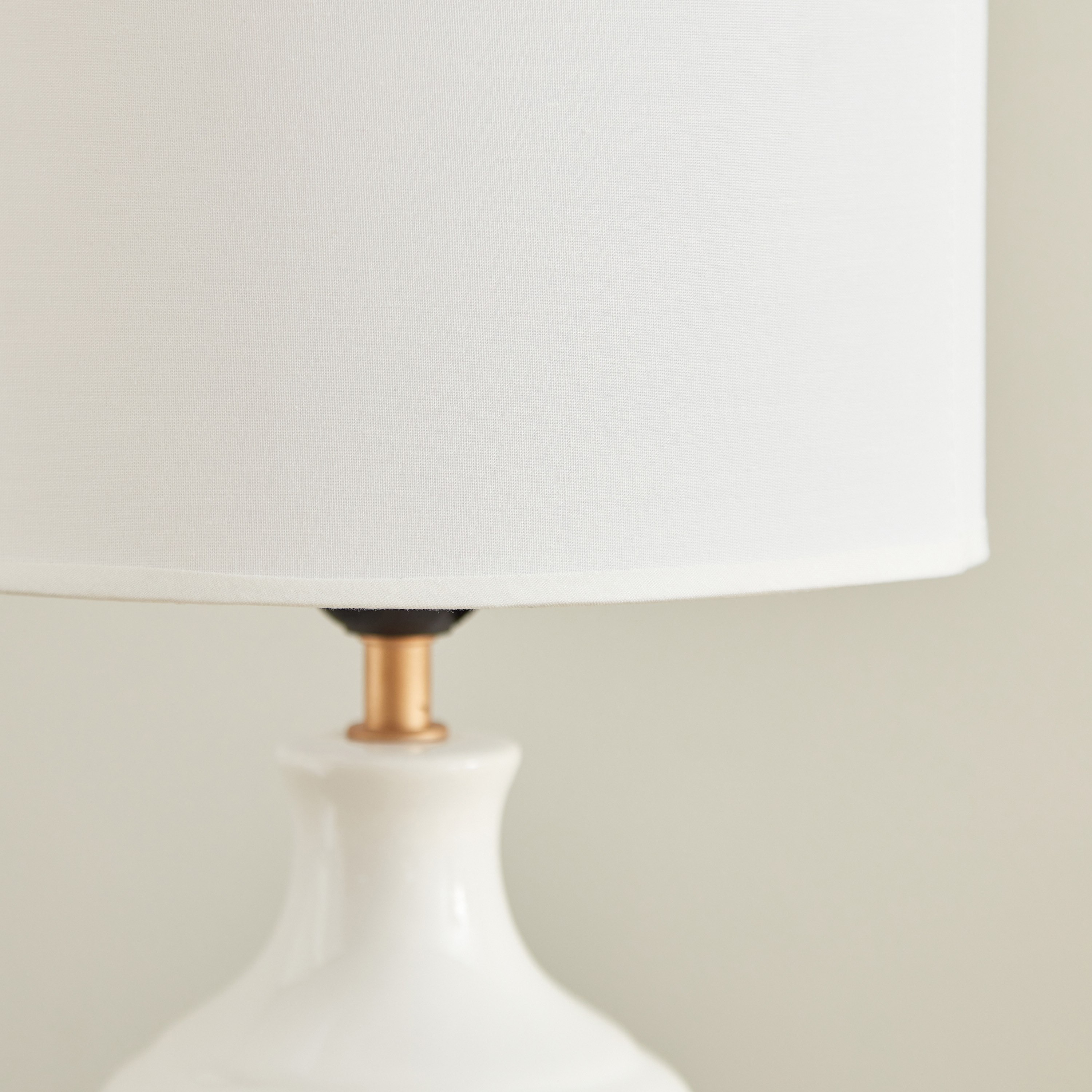 مصباح طاولة سيراميك من أنيا - 23x23x38 سم-hbxlivingroom-lighting-tablelamps-image-3