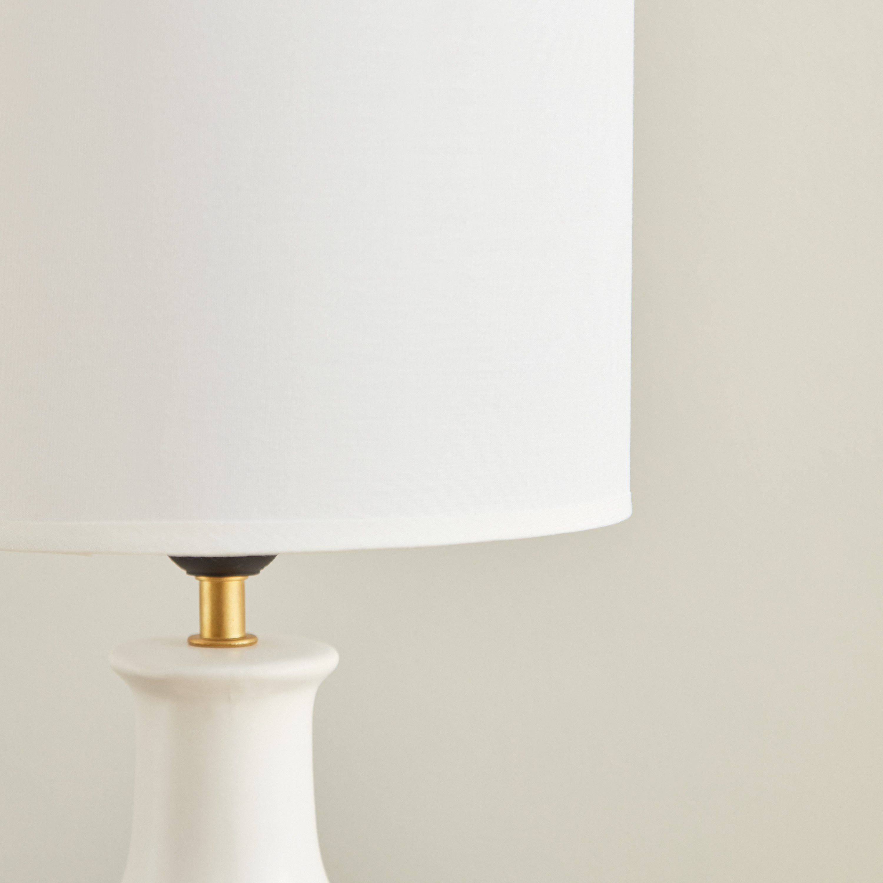 مصباح طاولة سيراميك من أنيا - 23x23x46 سم-hbxlivingroom-lighting-tablelamps-image-3