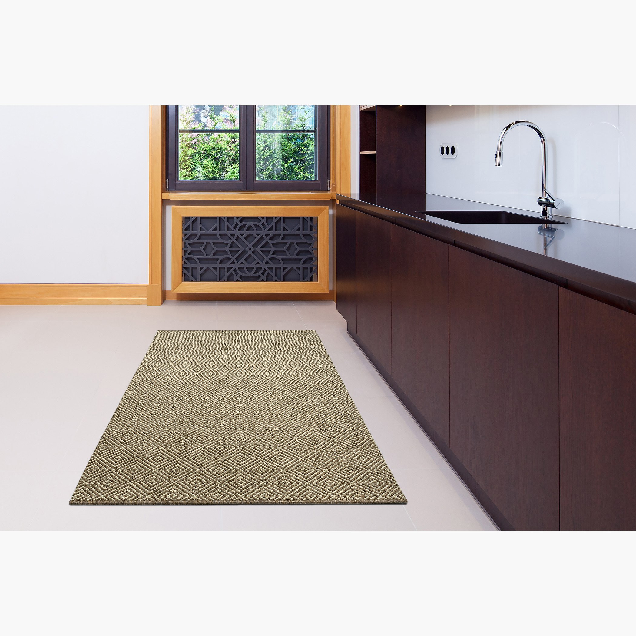 سجادة مقاومة للإنزلاق من فورم - 80x150 سم-hbxdecorandfurnishings-floorcoverings-rugs-image-1