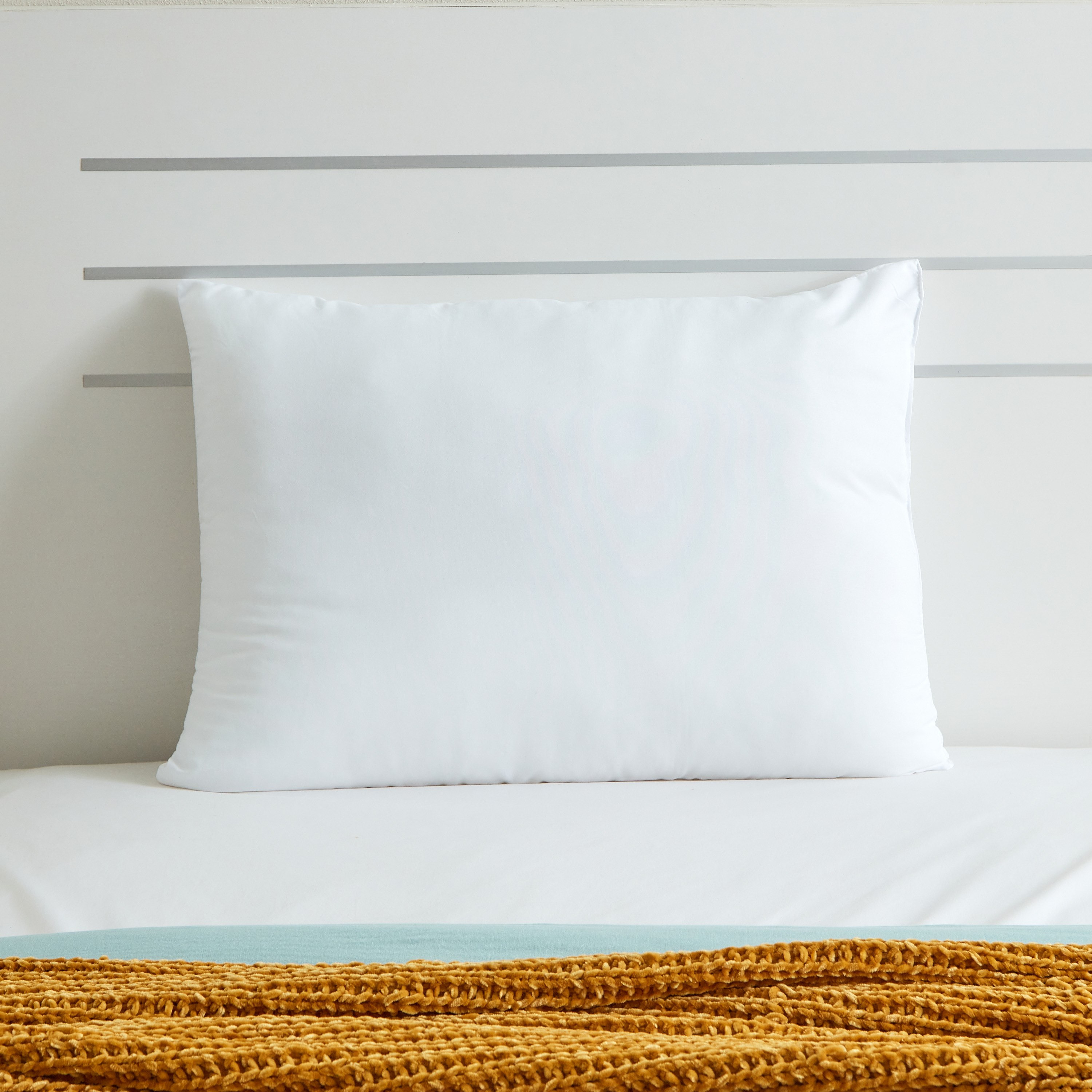 وسادة ألياف دقيقة من أكسيس - 70x50 سم-hbxdecorandfurnishings-bedding-duvetsandpillows-image-2