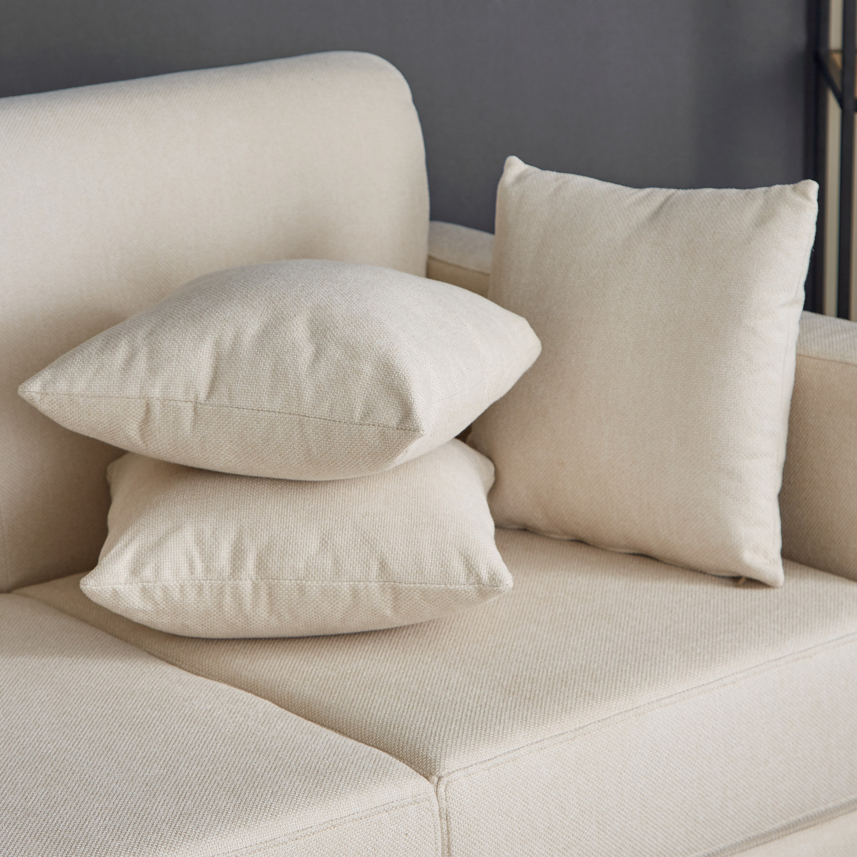 كنبة 3 مقاعد قماش مع 3 وسائد من بورتوفينو-hbxlivingroom-sofasandarmchairs-sofas-image-6