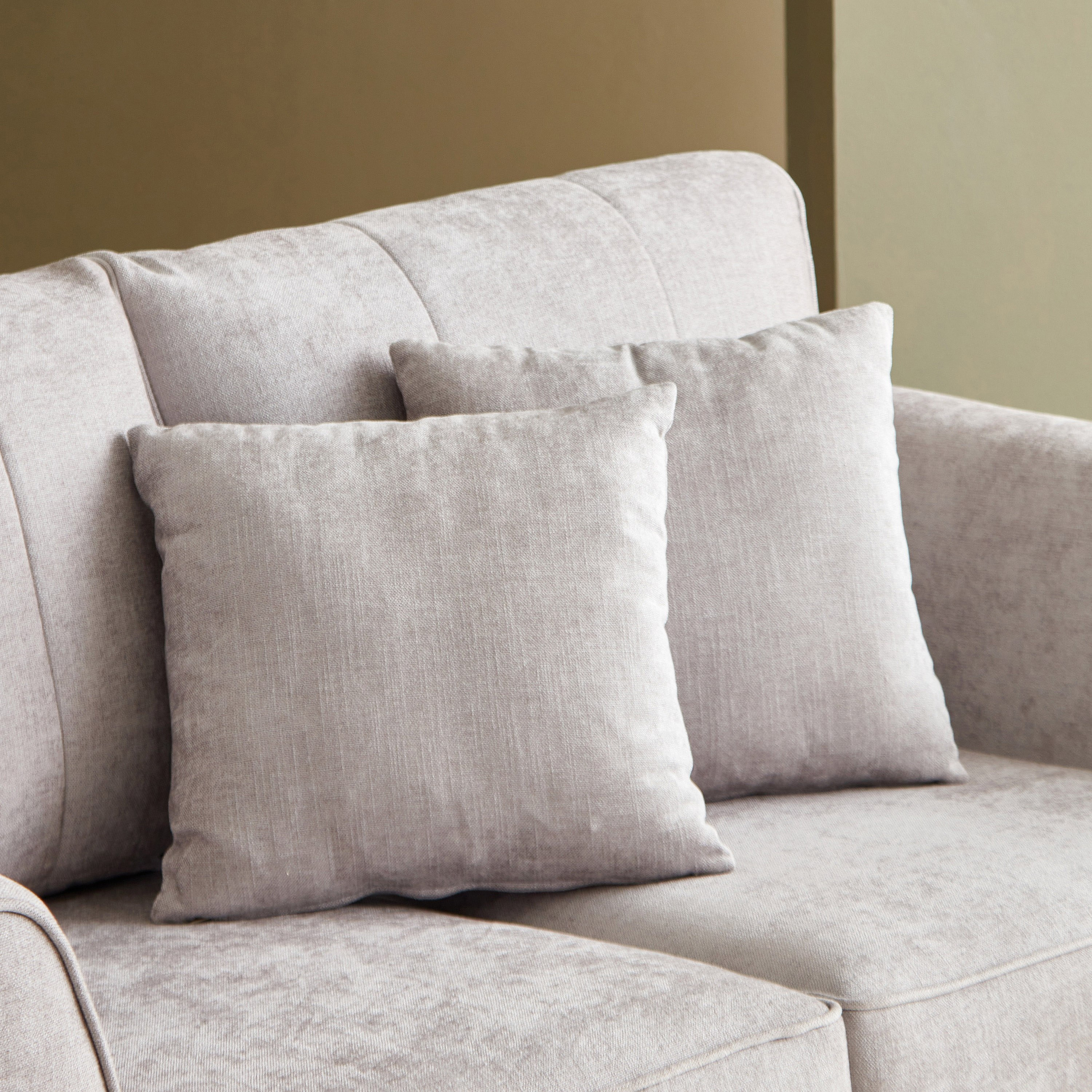 كنبة قماش مقعدين مع 2 وسائد من كلينتون-hbxlivingroom-sofasandarmchairs-sofas-image-4