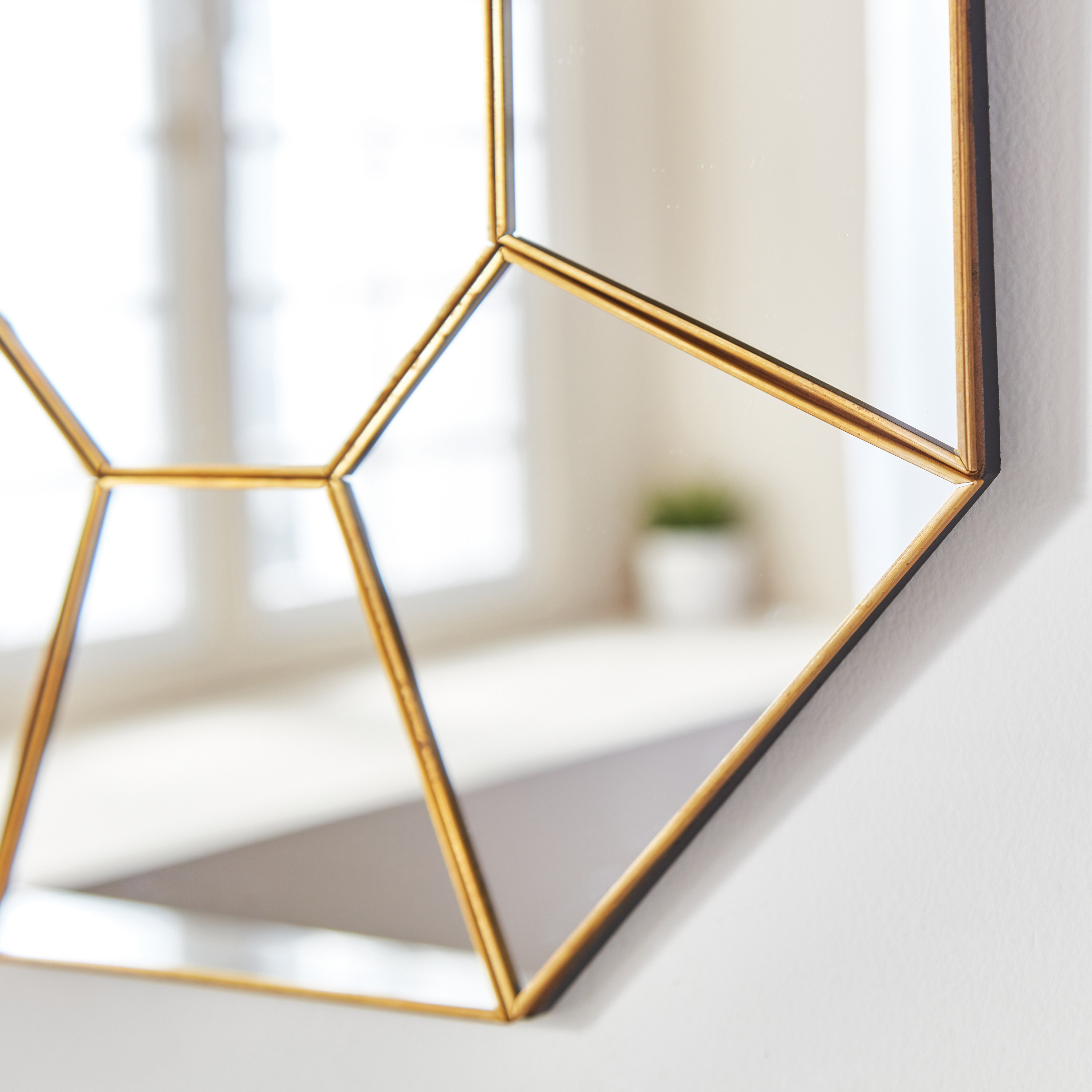 Hailee Modern Metal Octagon Mirror - 37.5x1x37.5 cm-hbxhomeware-hbxdecorandfurnishings-image-3