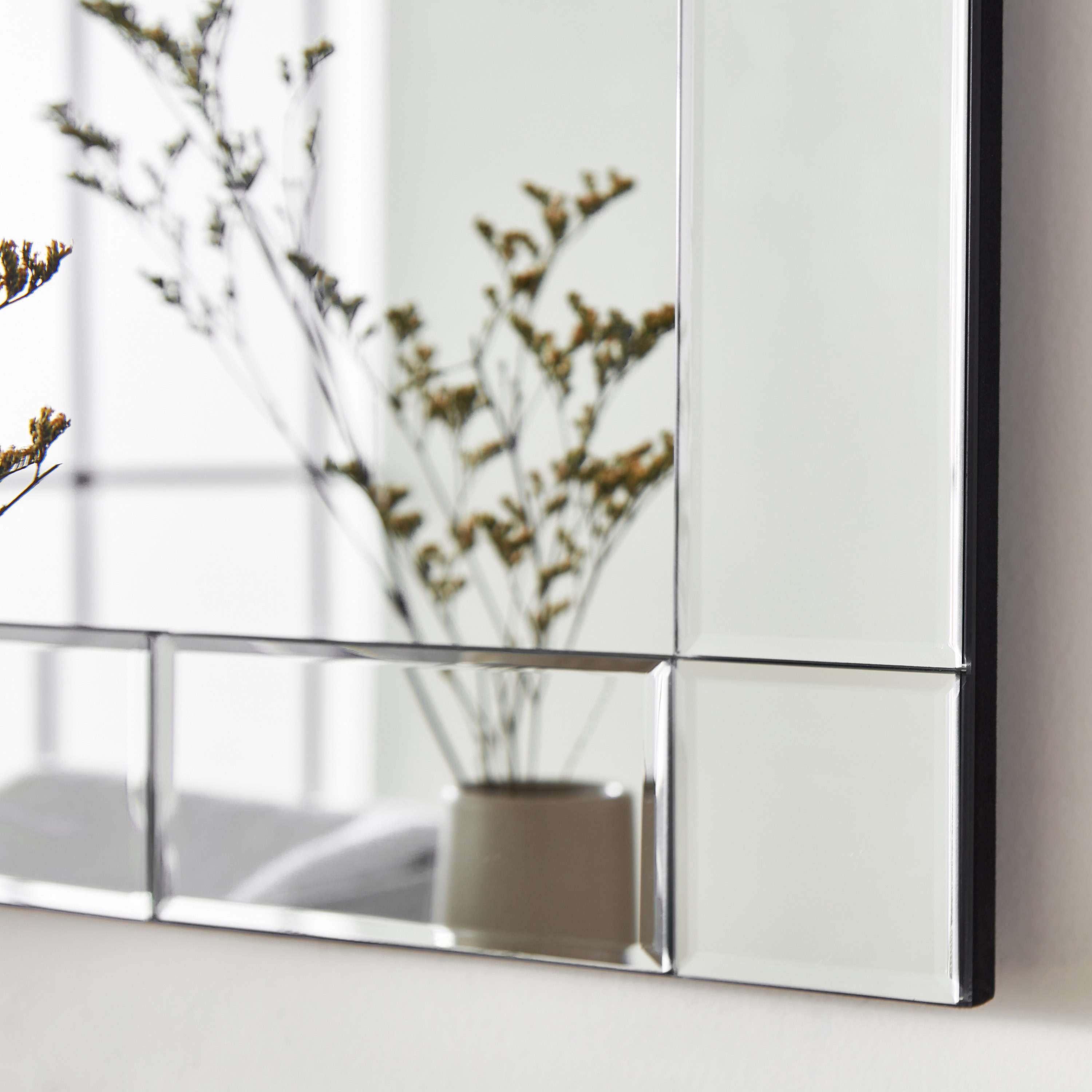 مرآة زجاج مستطيلة من هايلي - 50x2x70 سم-hbxhomeware-hbxdecorandfurnishings-image-3