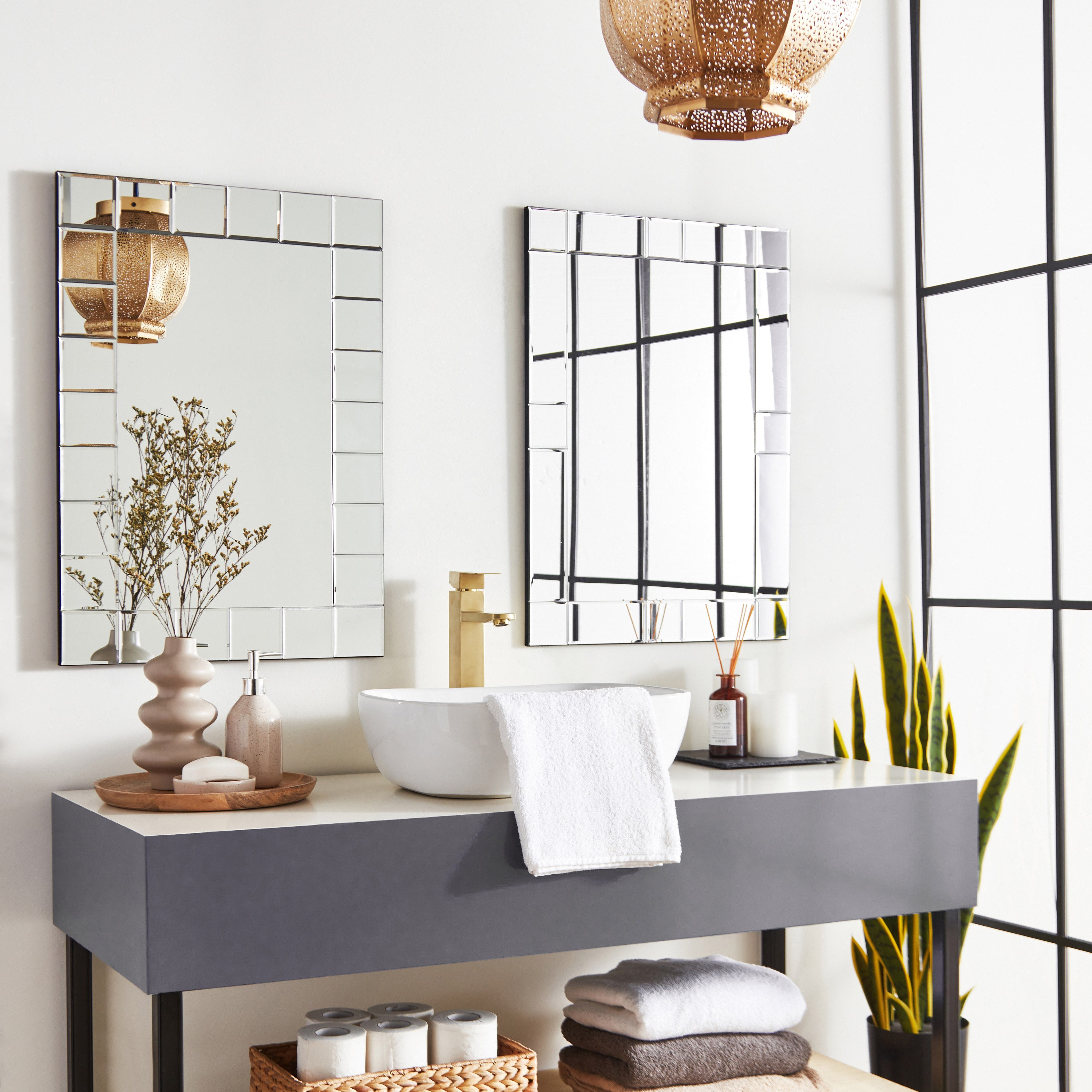 مرآة زجاج مستطيلة من هايلي - 50x2x70 سم-hbxhomeware-hbxdecorandfurnishings-image-4