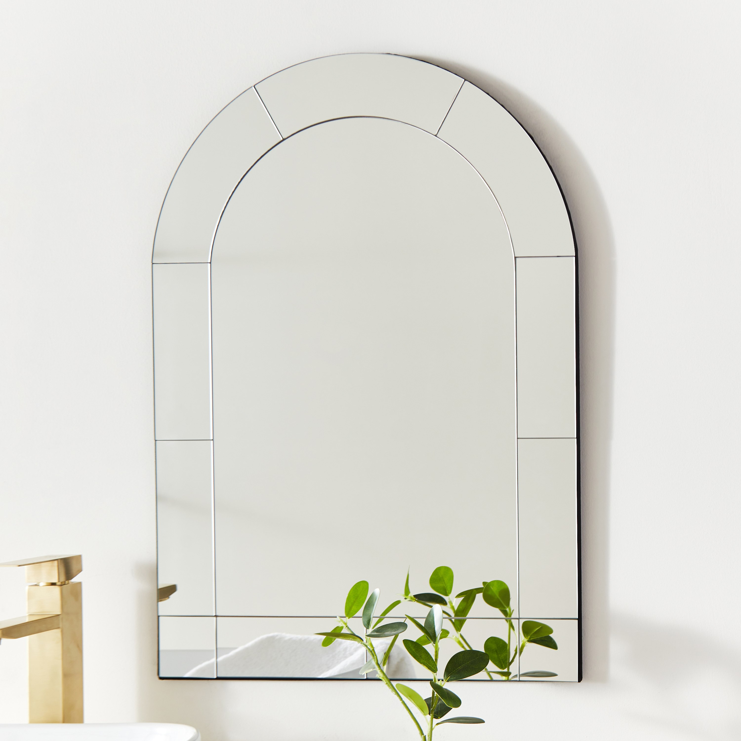 مرآة حائط بتصميم قوس - هايلي - 50x2x70 سم-hbxhomeware-hbxdecorandfurnishings-image-2