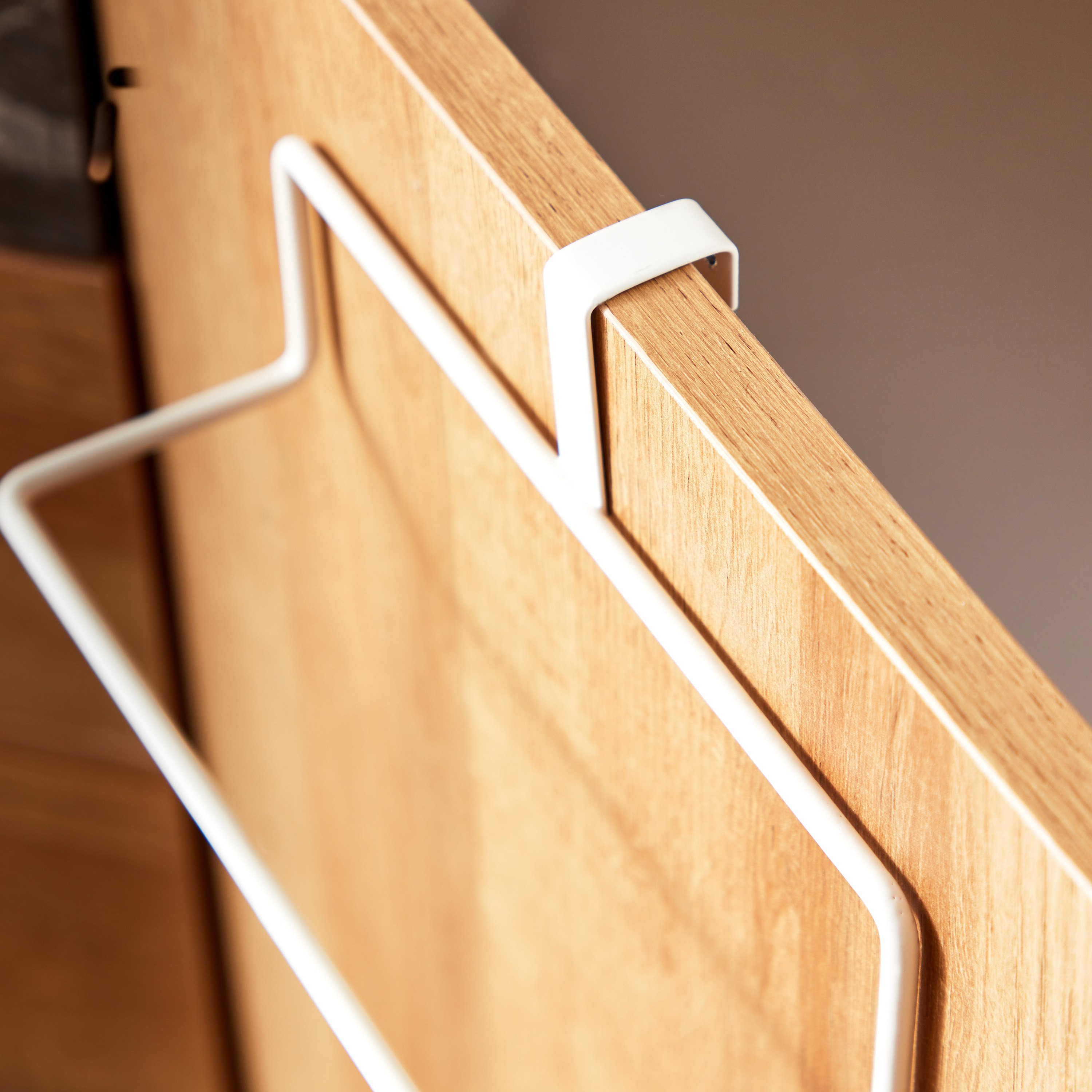 Essential Kitchen Cabinet Door Napkin Holder - 19x5.5x10.6 cm-hbxkitchen-kitchenware-kitchenaccessories-image-3
