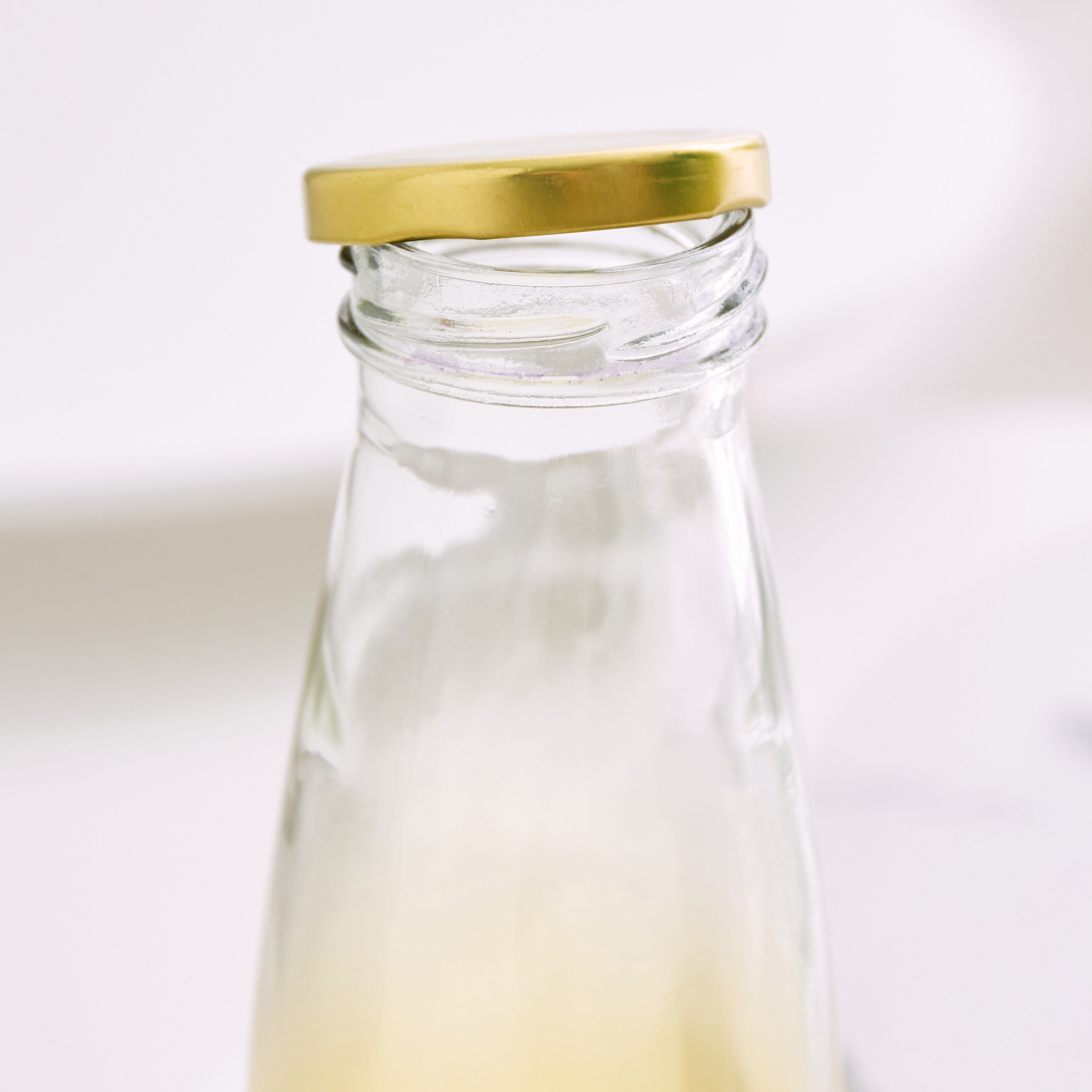 Bellissimo Glass Bottle - 550 ml-hbxhomeware-hbxkitchen-image-3