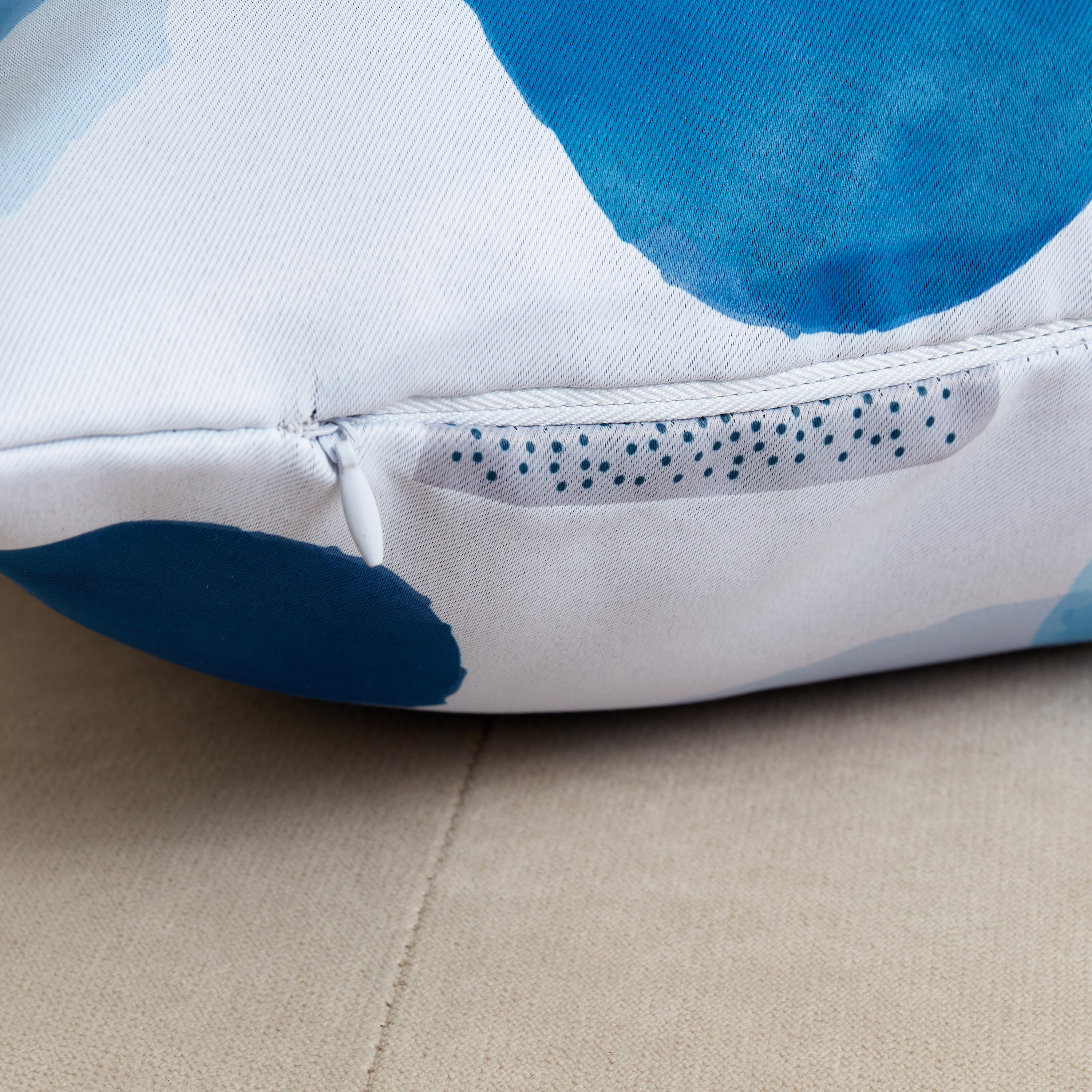 غطاء وسادة بطبعات فلورا من جلوم - 40x40 سم-hbxhomeware-cushionsandcovers-cushioncovers-image-3