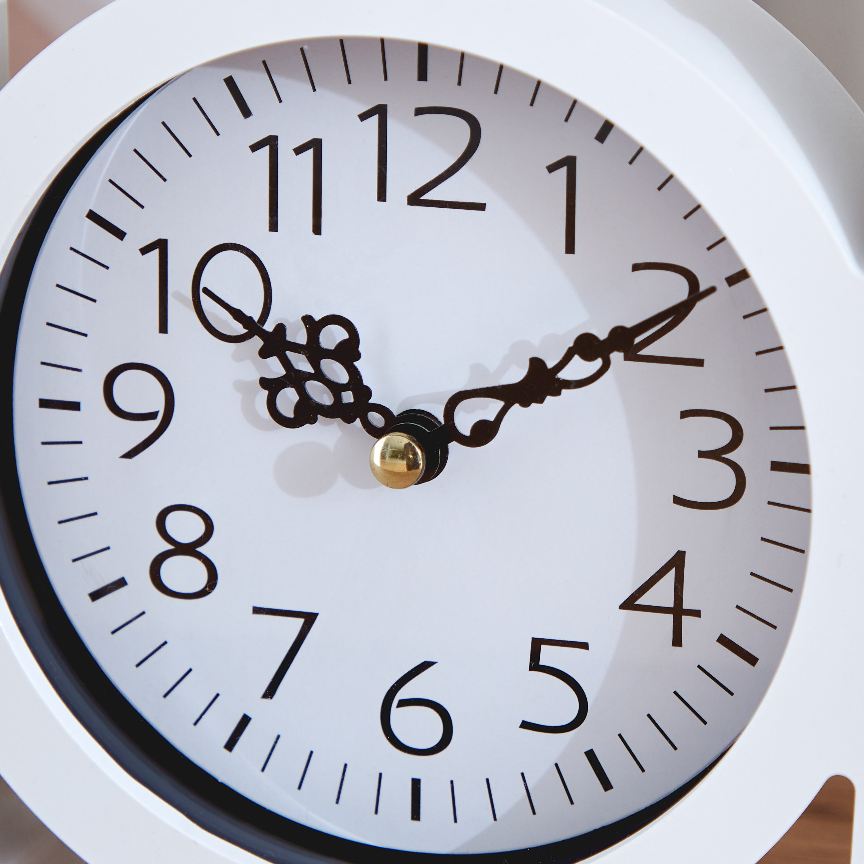 ساعة طاولة بتصميم كلمة هوم من هارفي - 38x4x14 سم-hbxdiningroom-decorandaccessories-clocks-image-4