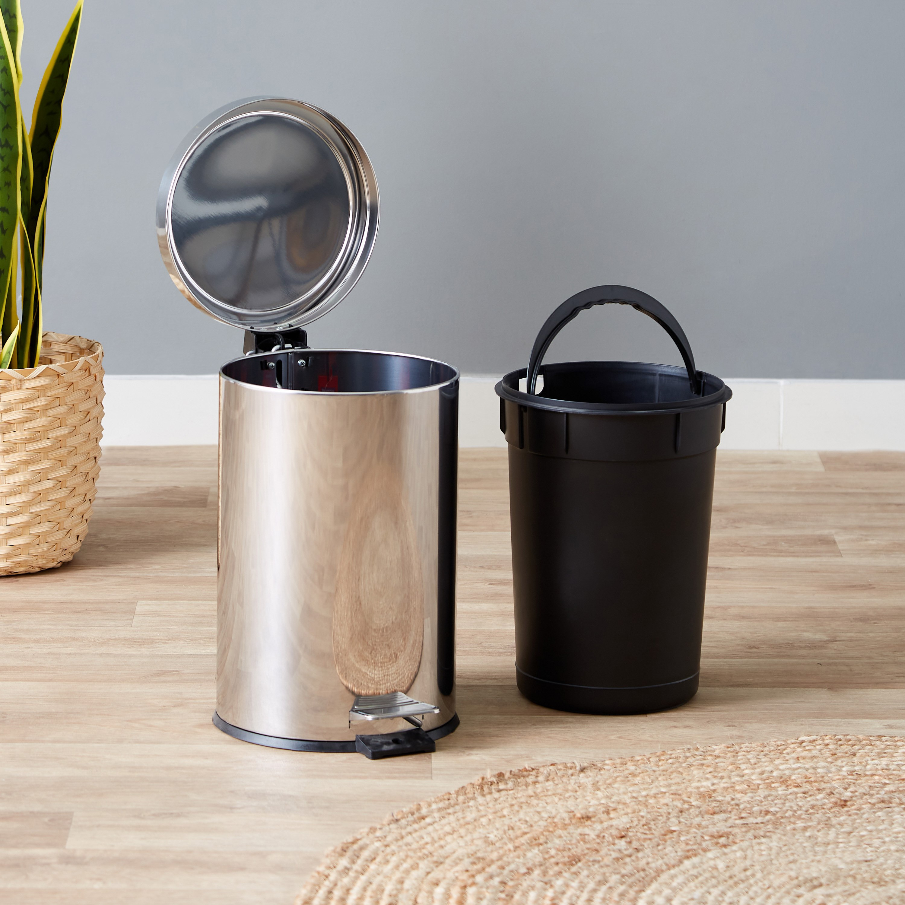 Tramontina Stainless Steel Pedal Bin - 12 L-hbxhomeware-hbxbathroom-image-3