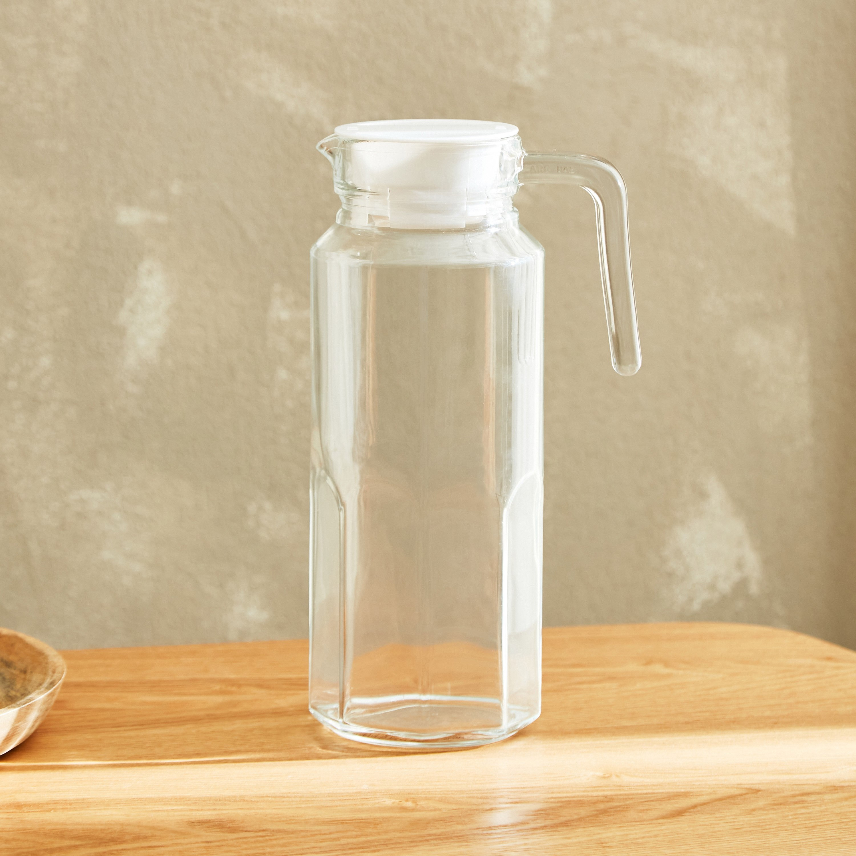 إبريق ثلاجة بغطاء من لومينارك - 1.3 لتر-hbxhomeware-diningandtabletop-jugs-image-1