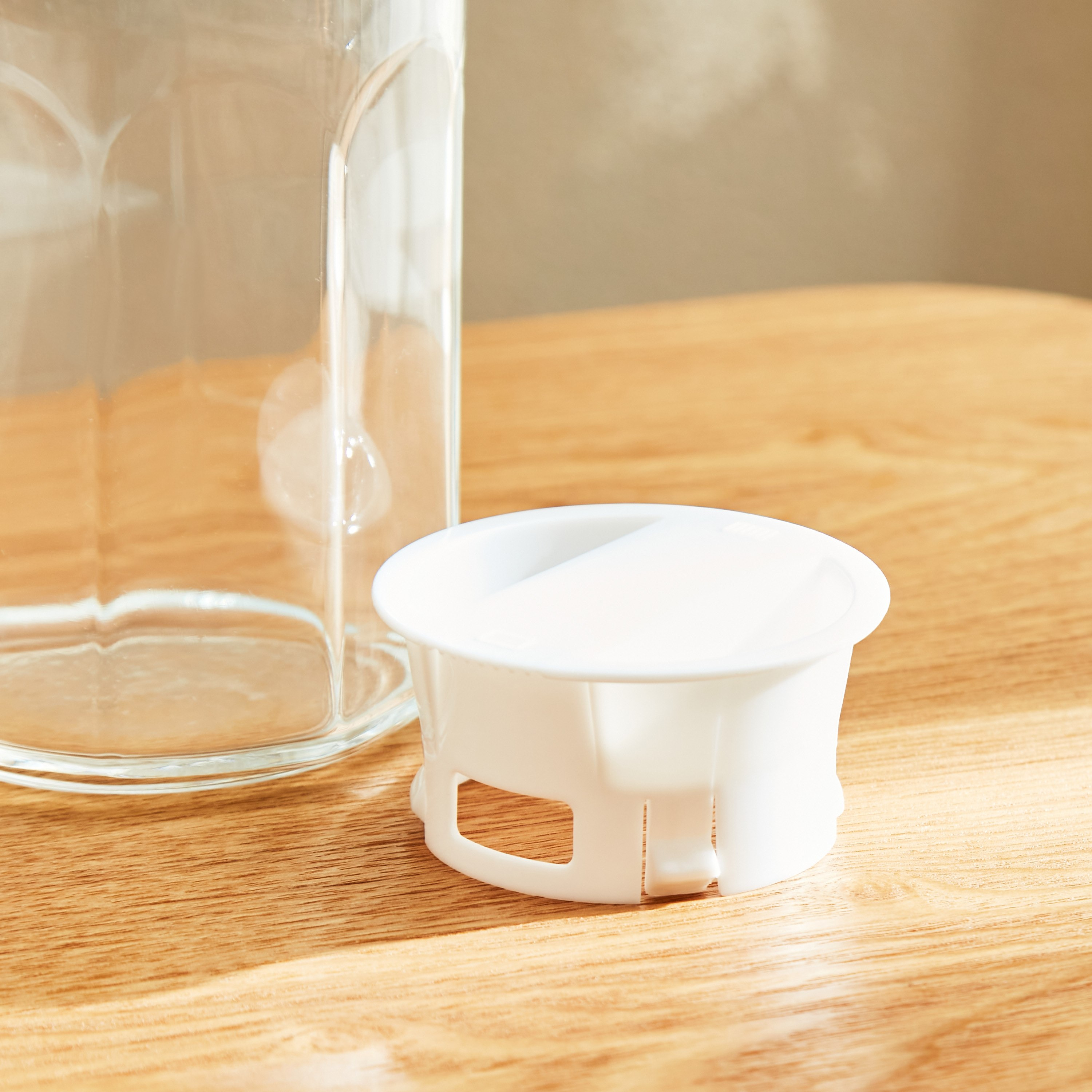 إبريق ثلاجة بغطاء من لومينارك - 1.3 لتر-hbxhomeware-diningandtabletop-jugs-image-4