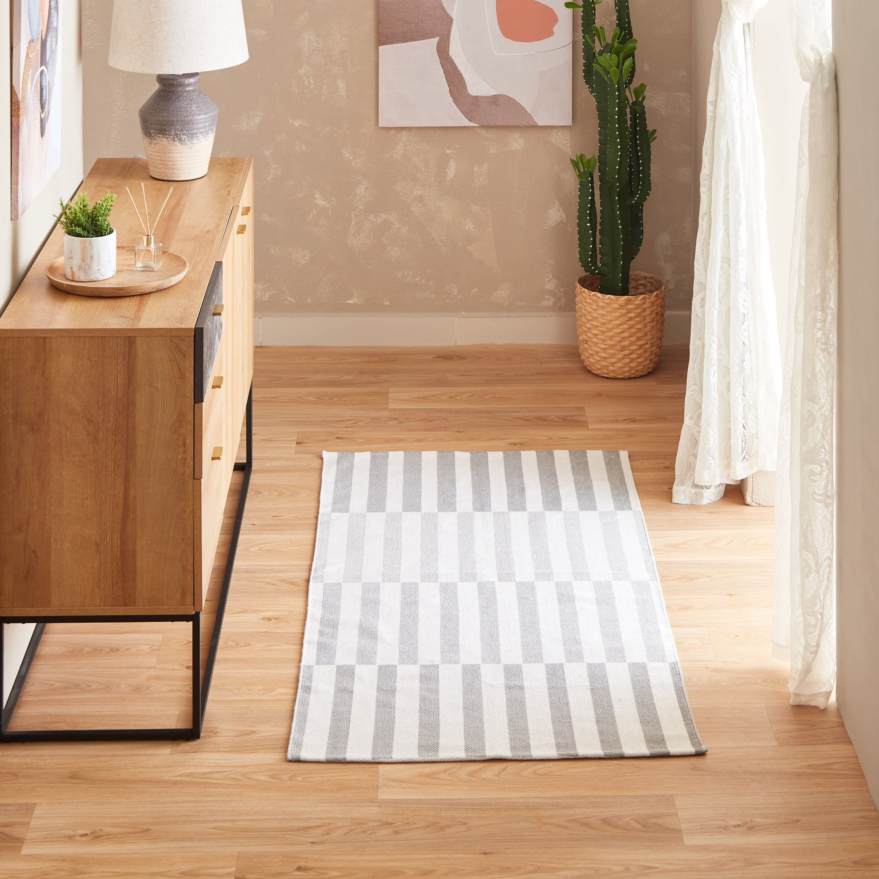 سجّادة دوري قطن من أوليفر سترايبس - 80x150 سم-hbxdecorandfurnishings-floorcoverings-rugs-image-1