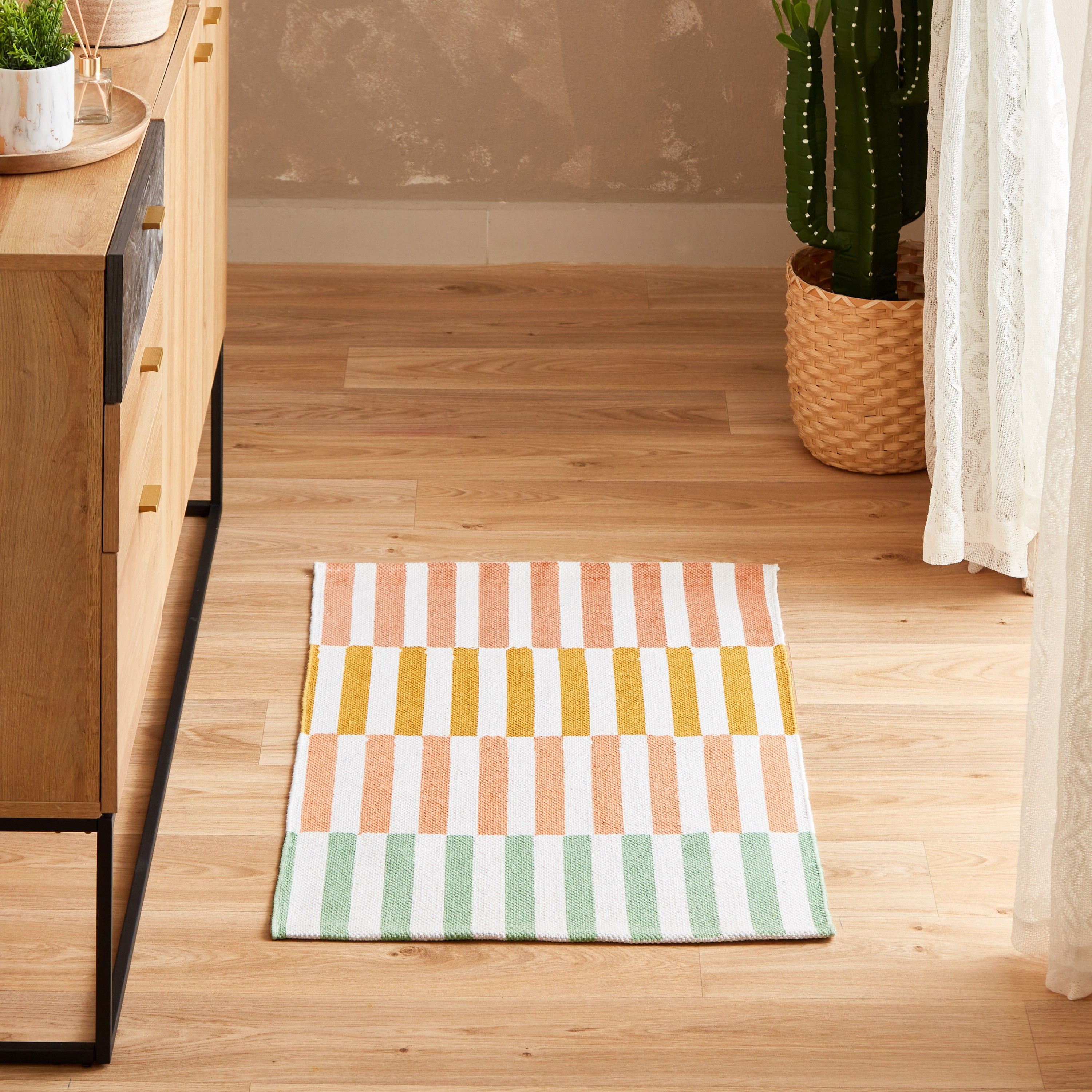 سجّادة دوري قطن من أوليفر سترايبس - 60x90 سم-hbxdecorandfurnishings-floorcoverings-rugs-image-1
