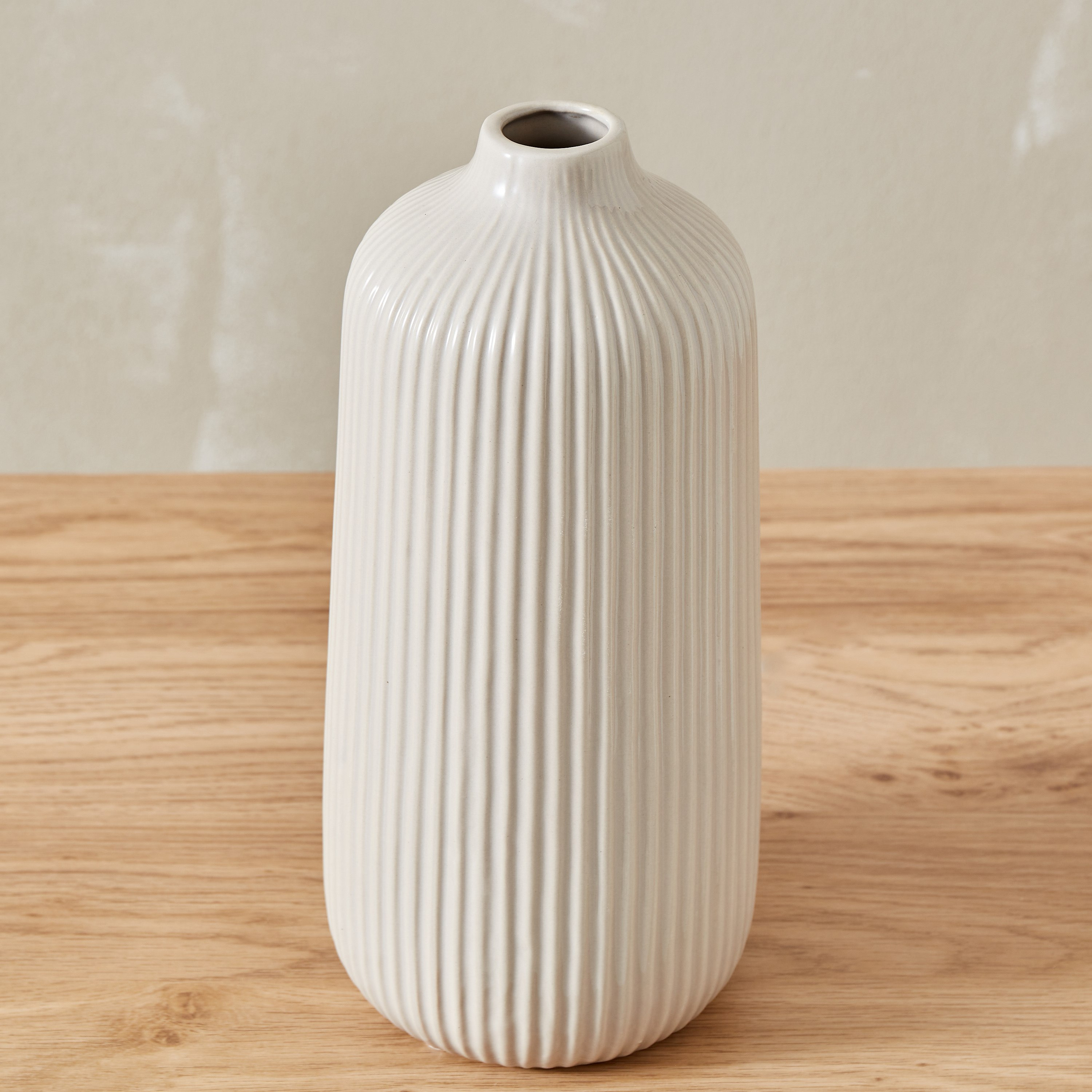 مزهرية سيراميك مضلعة من سانسا - 13.5x13.5x30.5 سم-hbxhomeware-hbxdecorandfurnishings-image-3