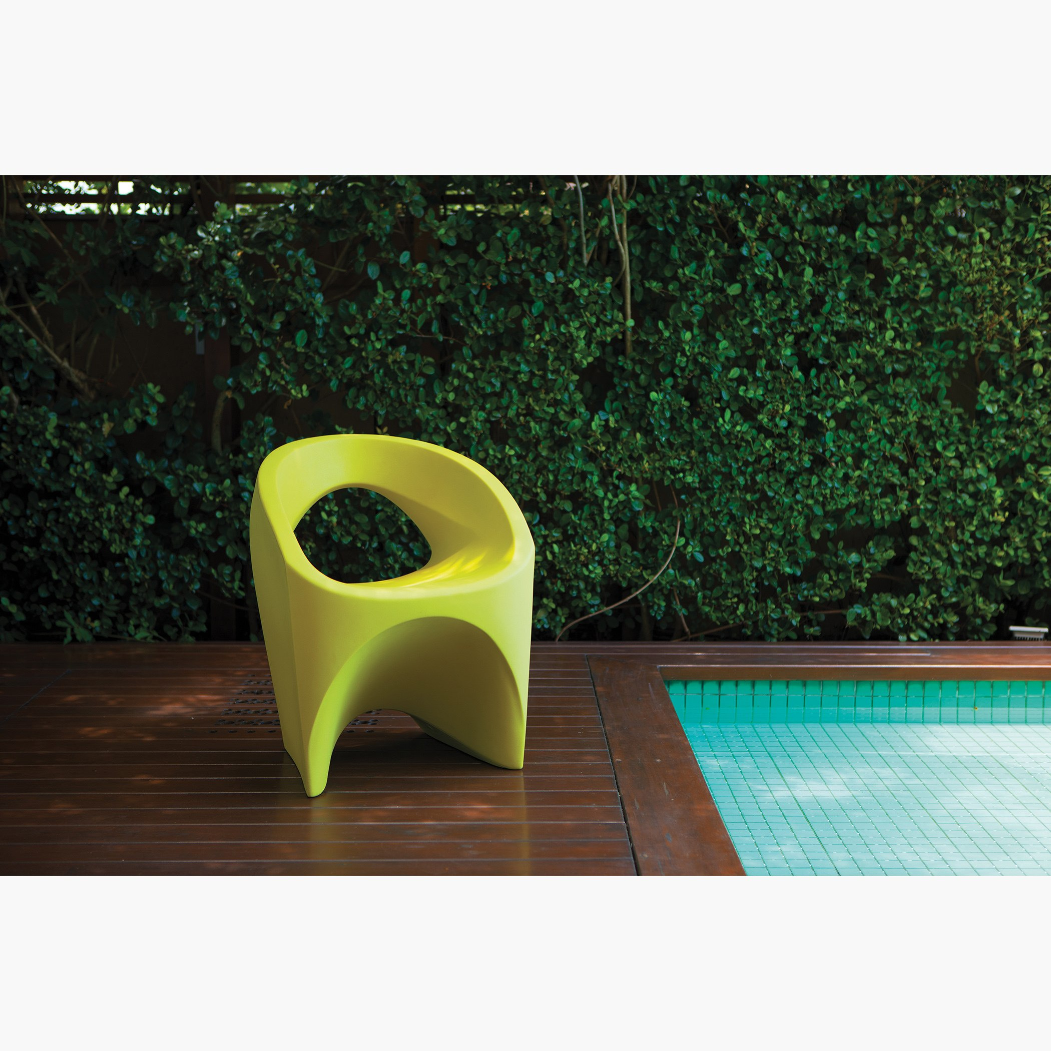 كرسي بمساند ذراعين من كيا-hbxfurniture-outdoor-swingsandchairs-image-1