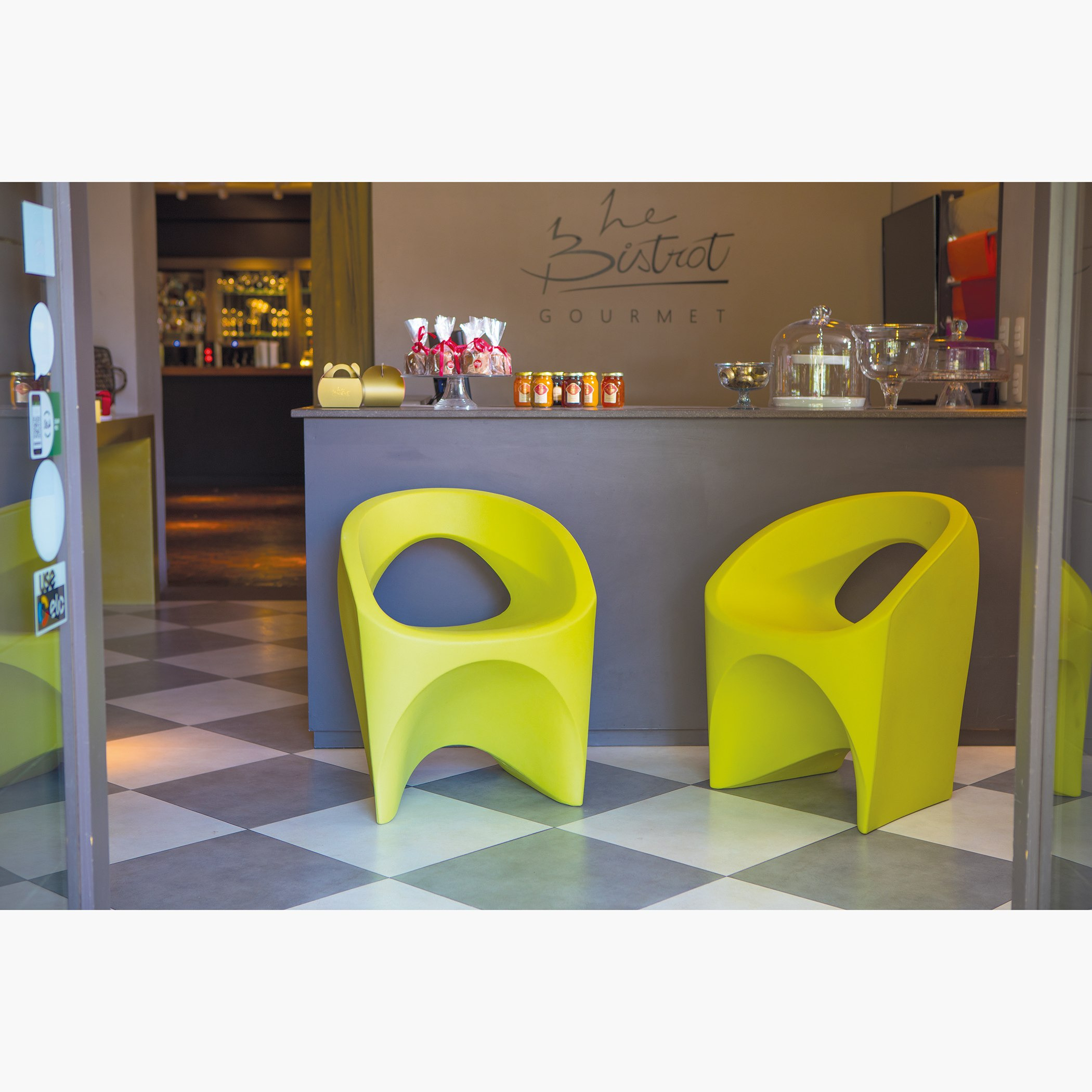 كرسي بمساند ذراعين من كيا-hbxfurniture-outdoor-swingsandchairs-image-10