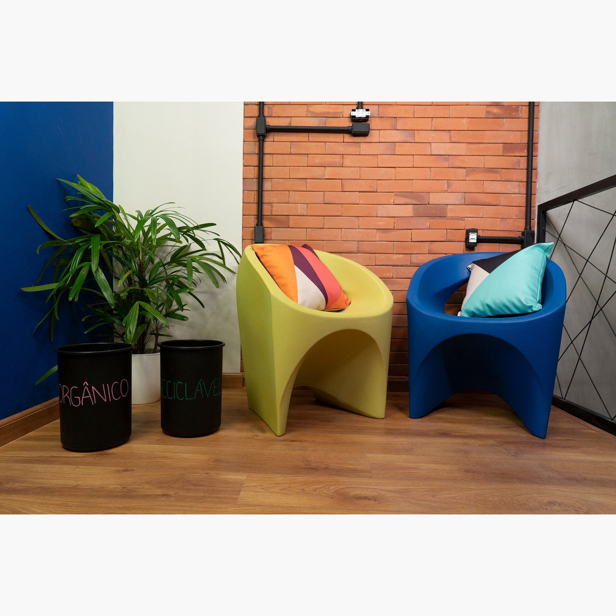 كرسي بمساند ذراعين من كيا-hbxfurniture-outdoor-swingsandchairs-image-6