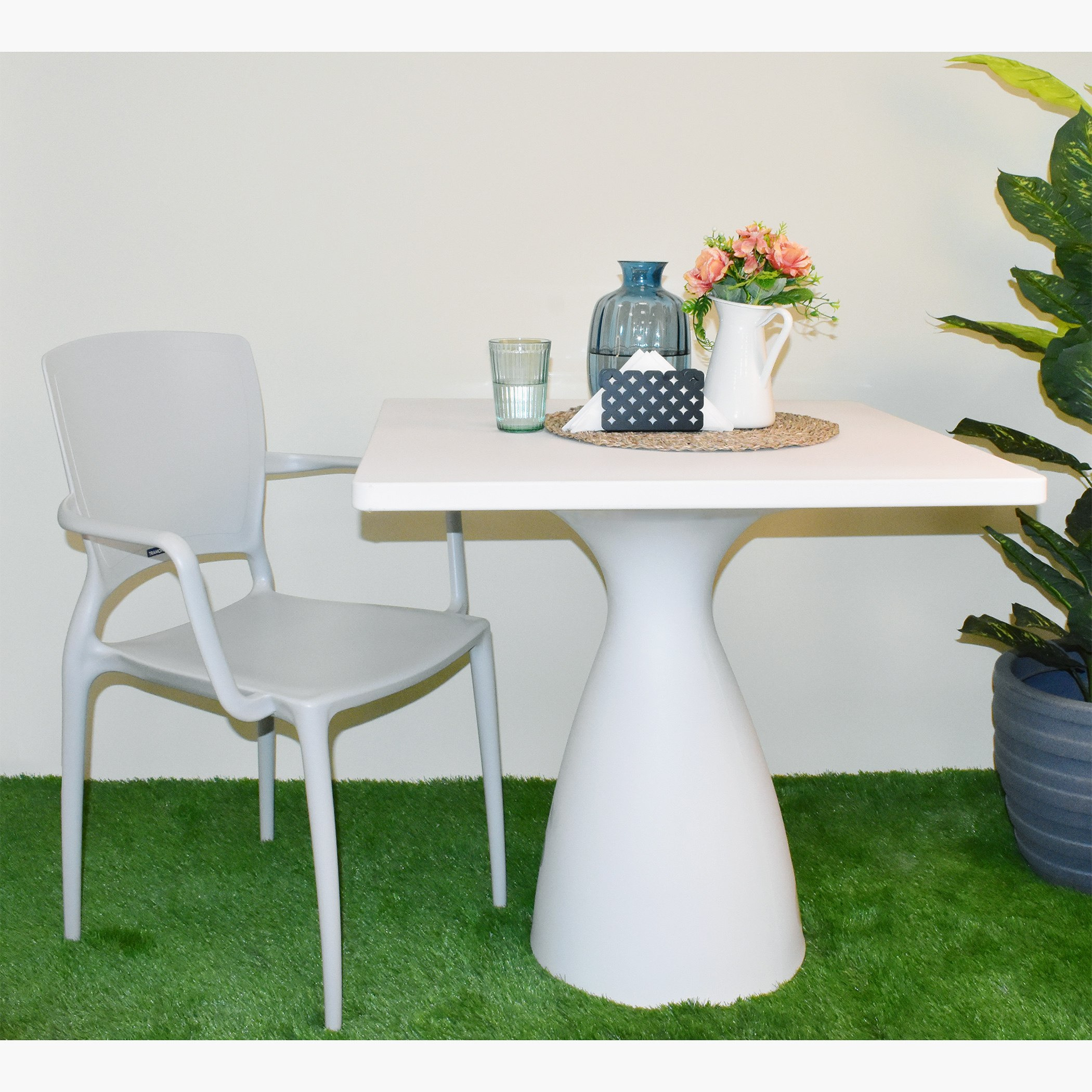 كرسي بمساند ذراعين للمساحات الخارجية من لاناي-hbxfurniture-outdoor-swingsandchairs-image-2
