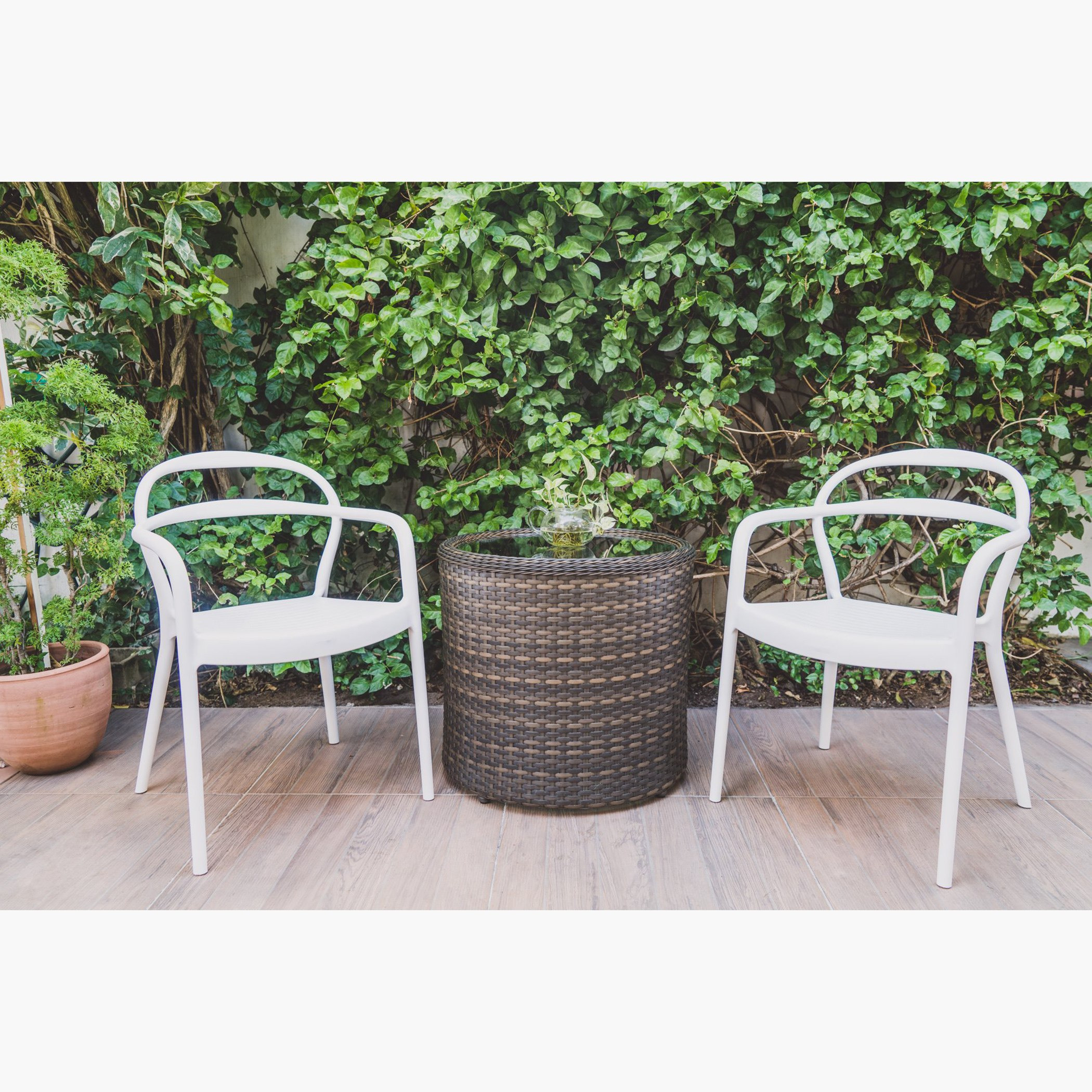 كرسي للجلسات الخارجية بمساند ذراعين من فيجا-hbxfurniture-outdoor-swingsandchairs-image-3