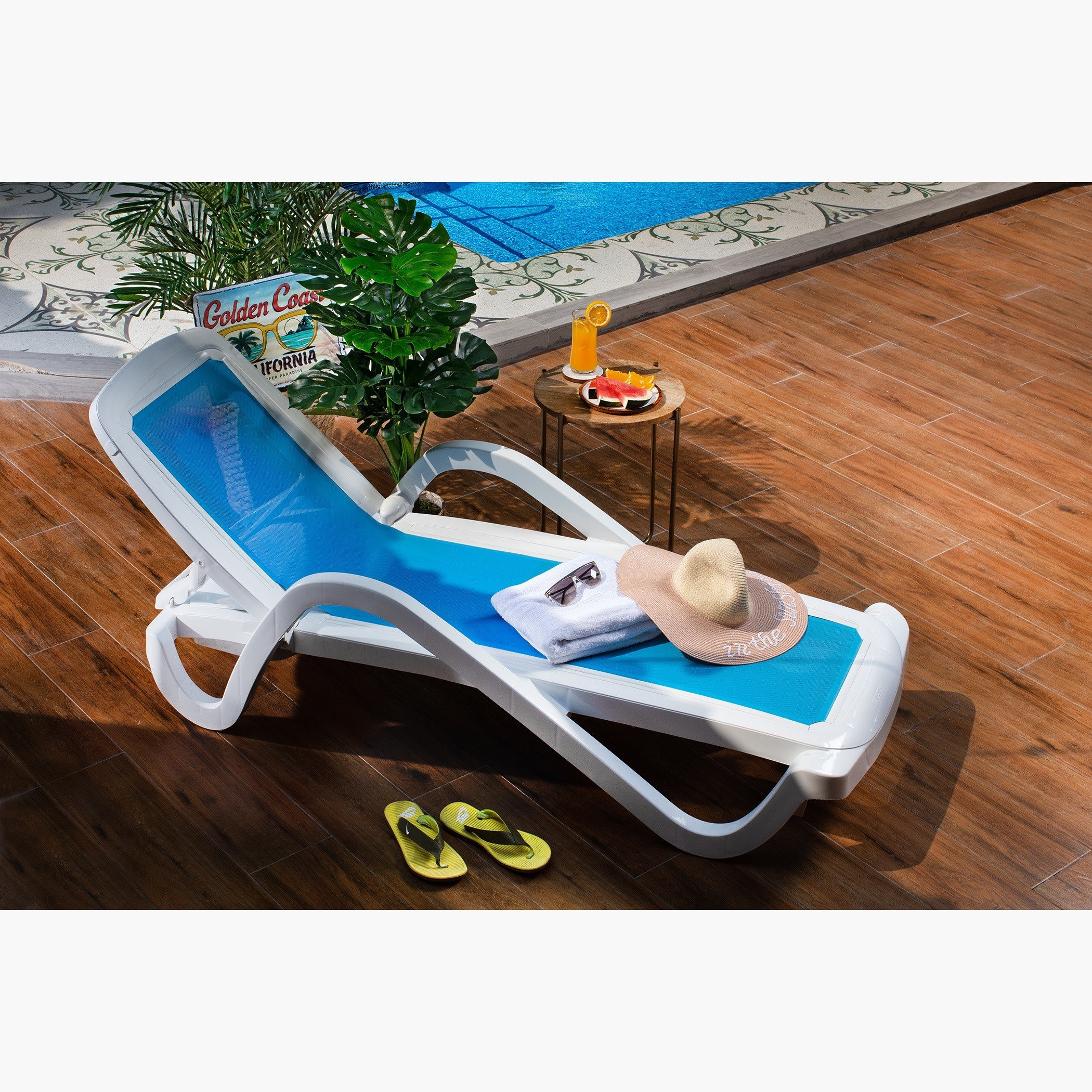 كرسي استرخاء من فيليكس-hbxfurniture-outdoor-swingsandchairs-image-1