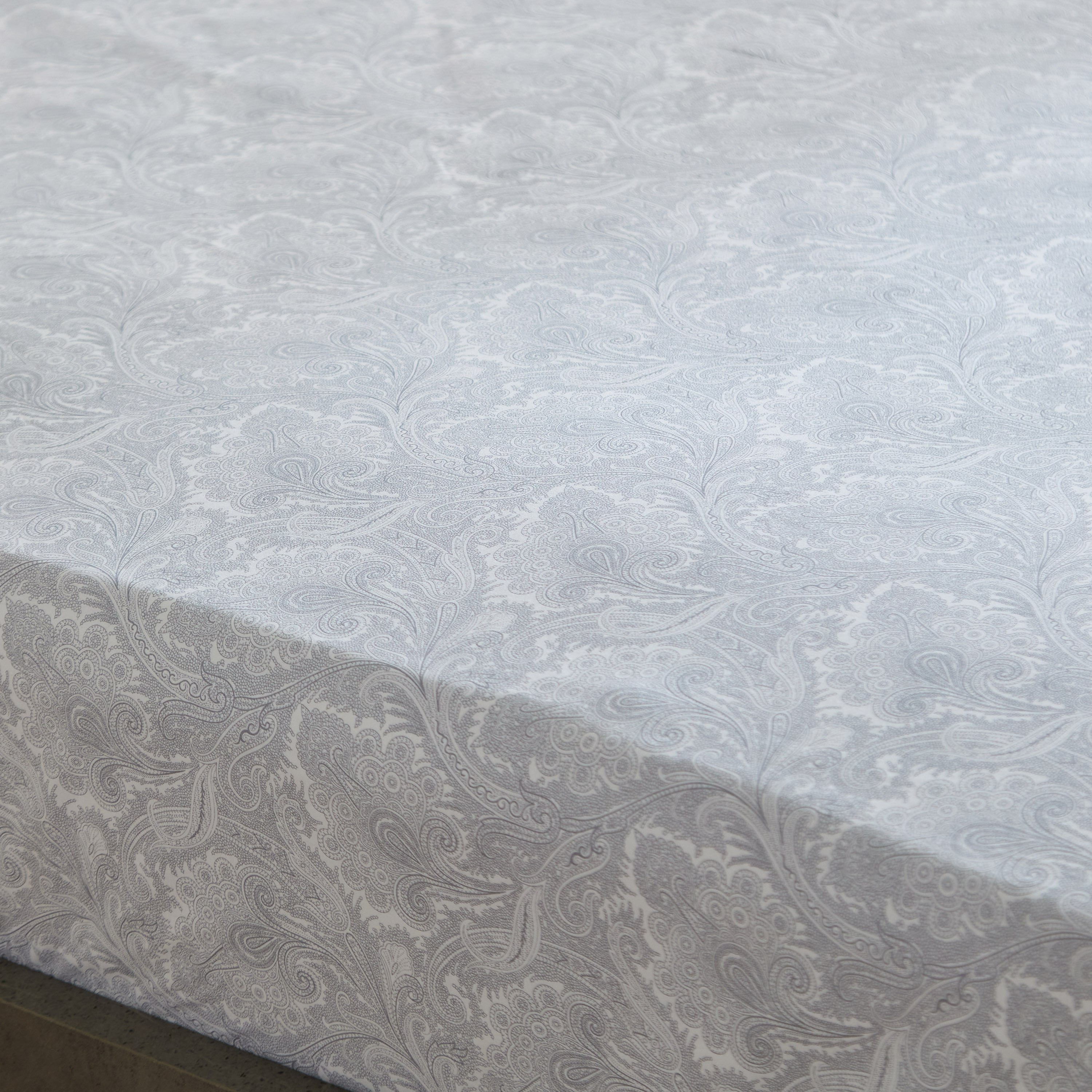 Valor Paisley Print Twin Flat Sheet - 180x270 cm-hbxhomeware-hbxbedroom-image-4