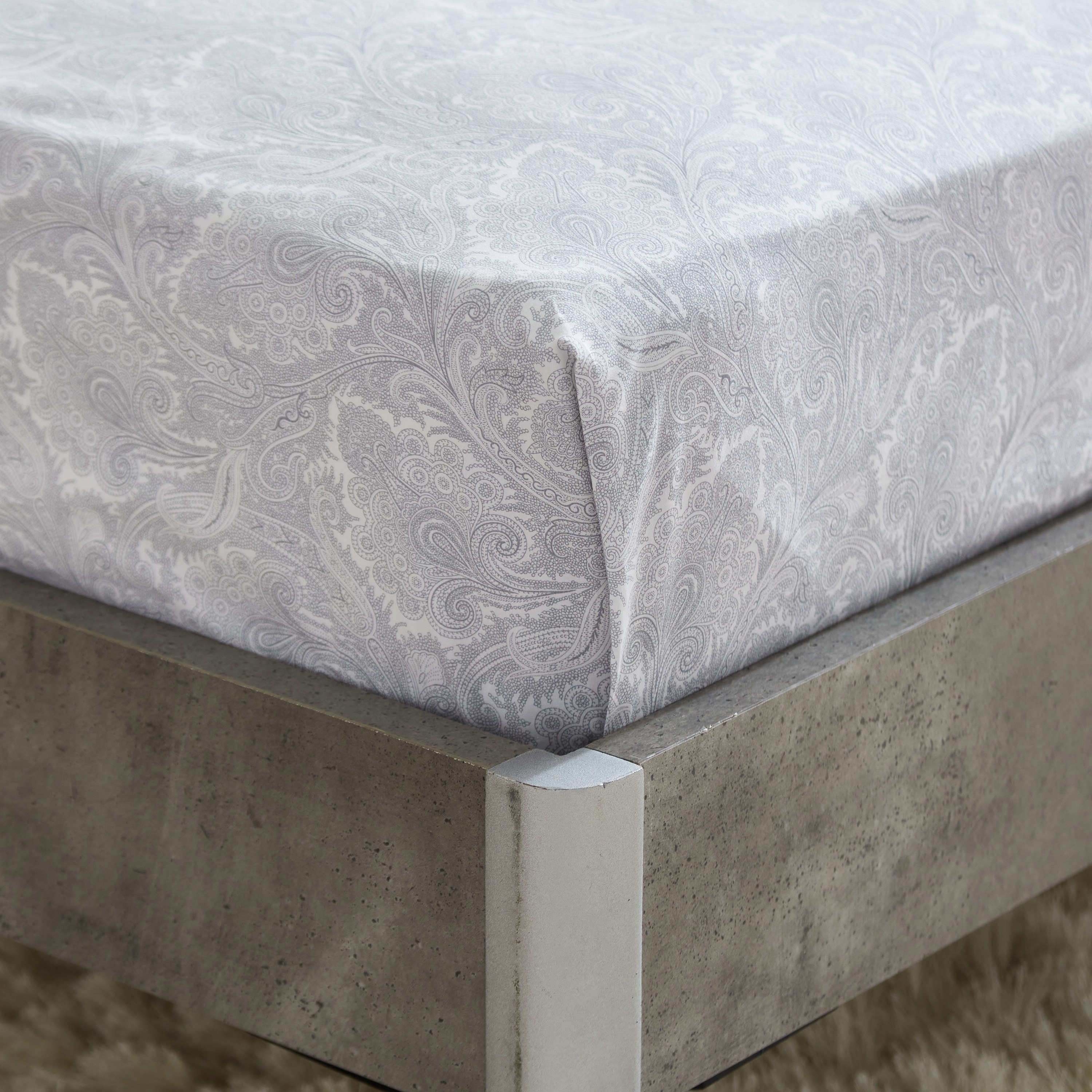Valor Paisley Print Twin Flat Sheet - 180x270 cm-hbxhomeware-hbxbedroom-image-5