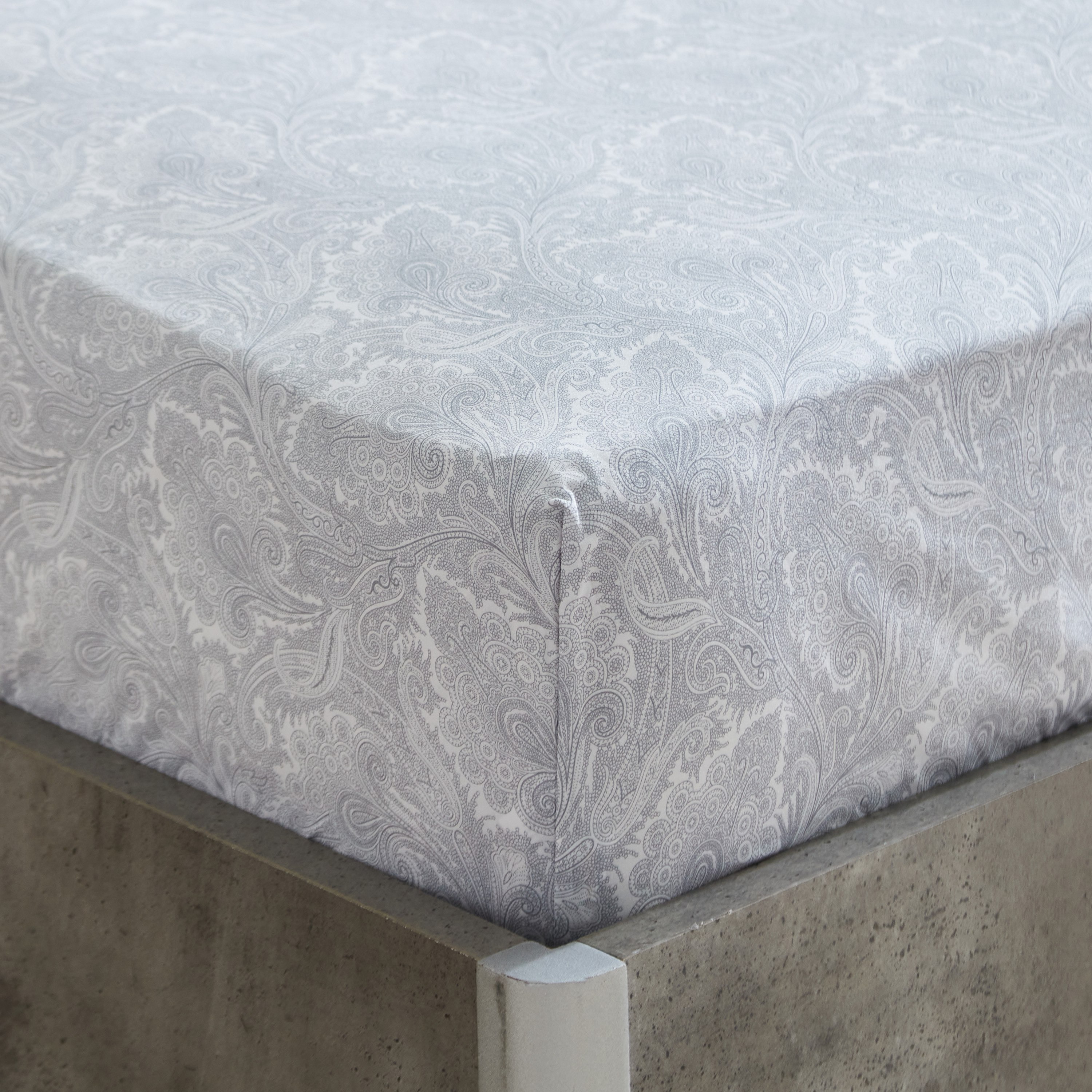 Valor Paisley Print Twin Fitted Sheet - 120x200+33 cm-hbxhomeware-hbxbedroom-image-5