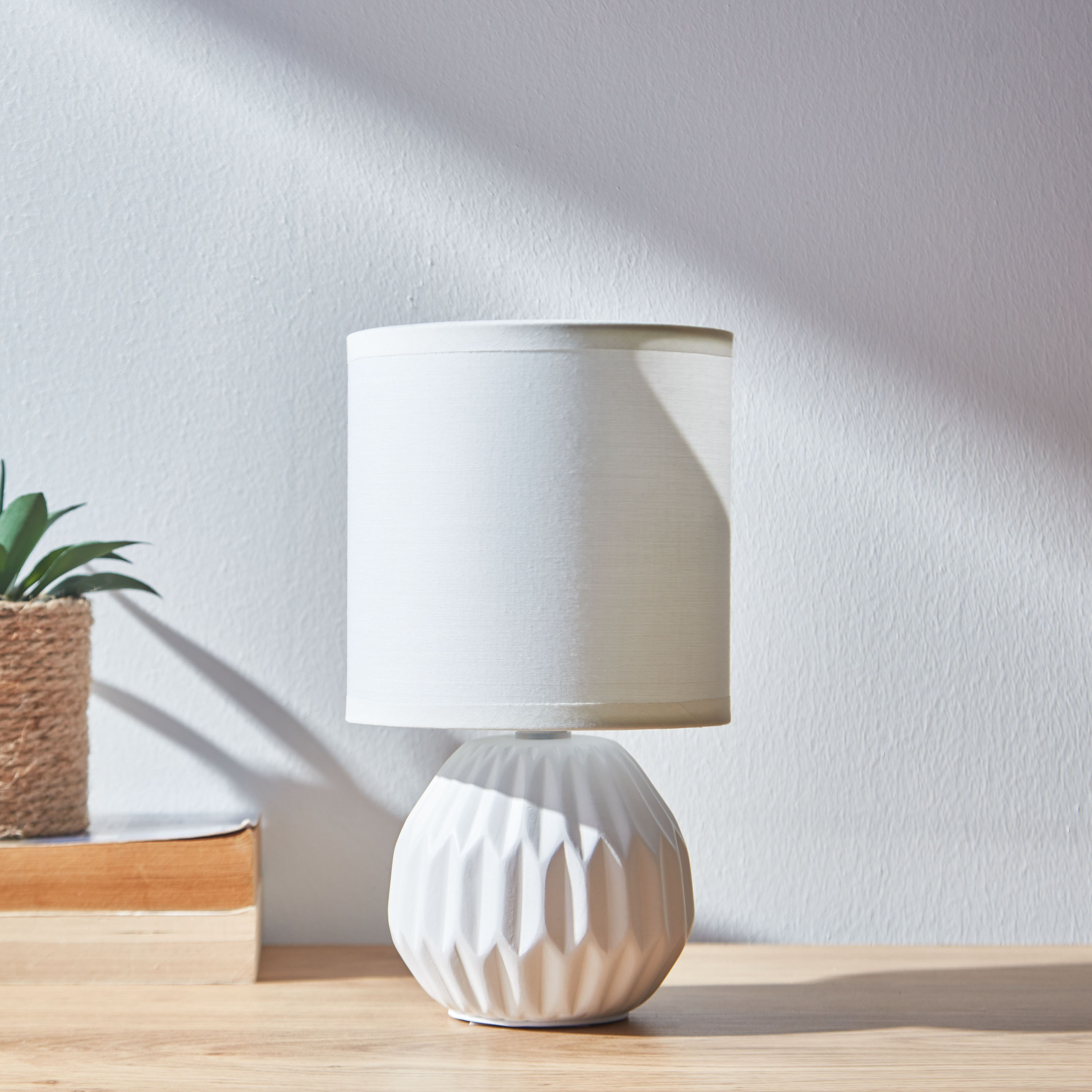 مصباح طاولة سيراميك من فلورين - 13x23 سم-hbxlivingroom-lighting-tablelamps-image-1