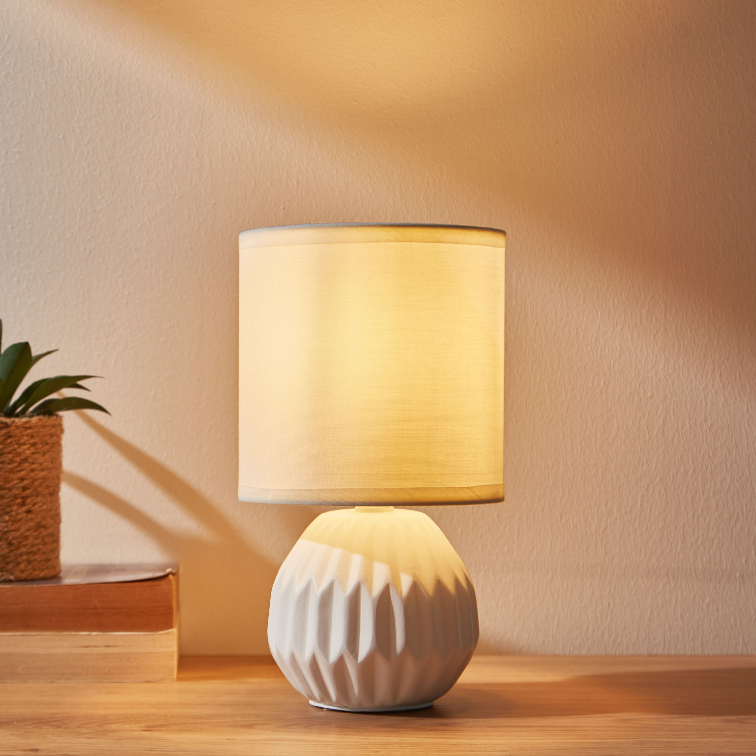 مصباح طاولة سيراميك من فلورين - 13x23 سم-hbxlivingroom-lighting-tablelamps-image-2