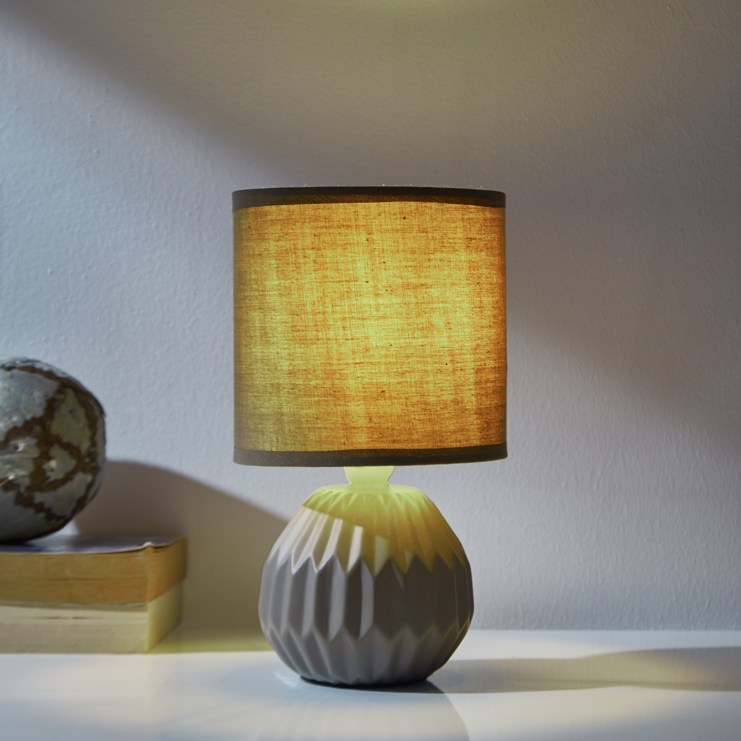 مصباح طاولة سيراميك من فيلورين - 13x23 سم-hbxlivingroom-lighting-tablelamps-image-2