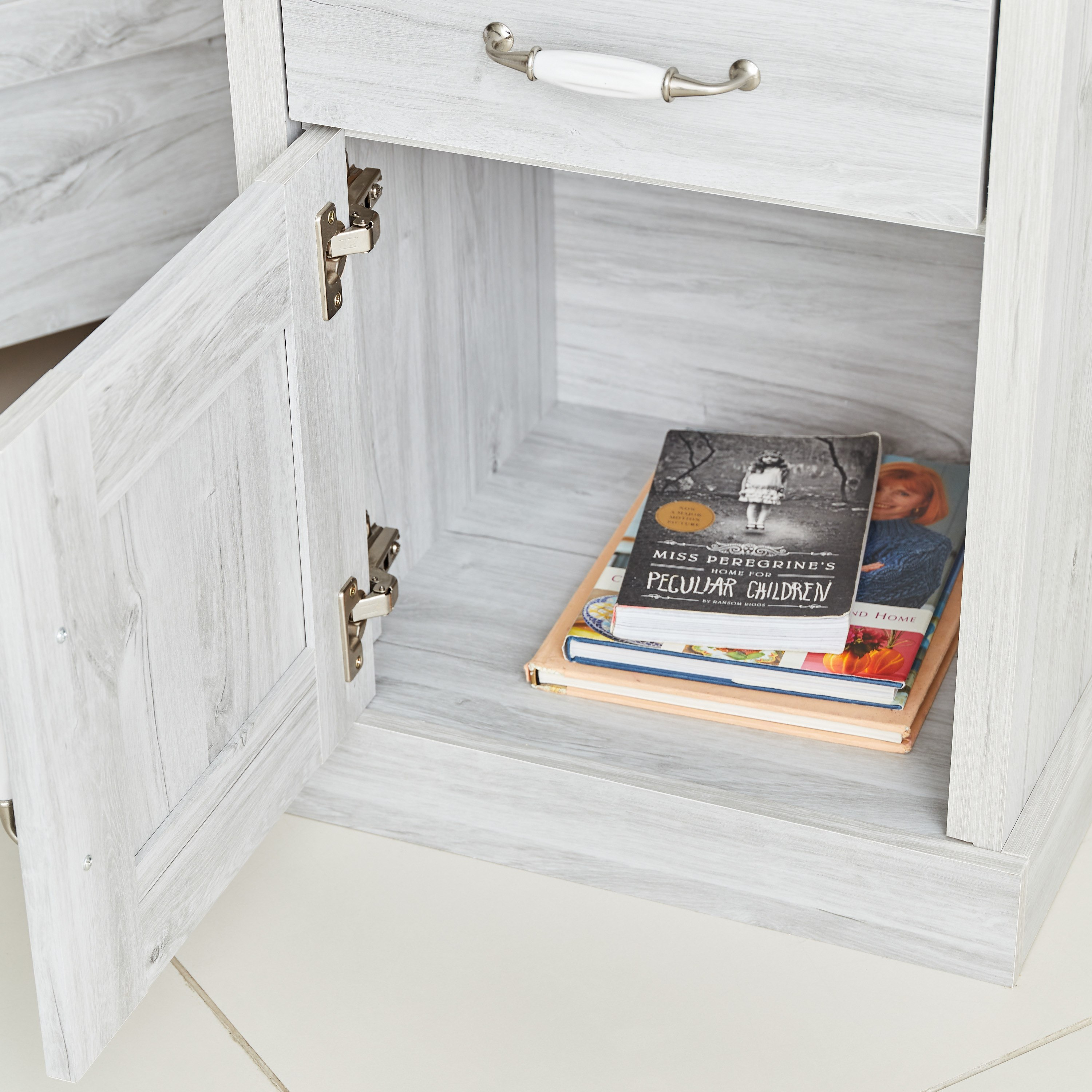 طاولة سرير جانبية بدرج وباب من أوستن-hbxfurniture-bedroom-nightstands-image-4